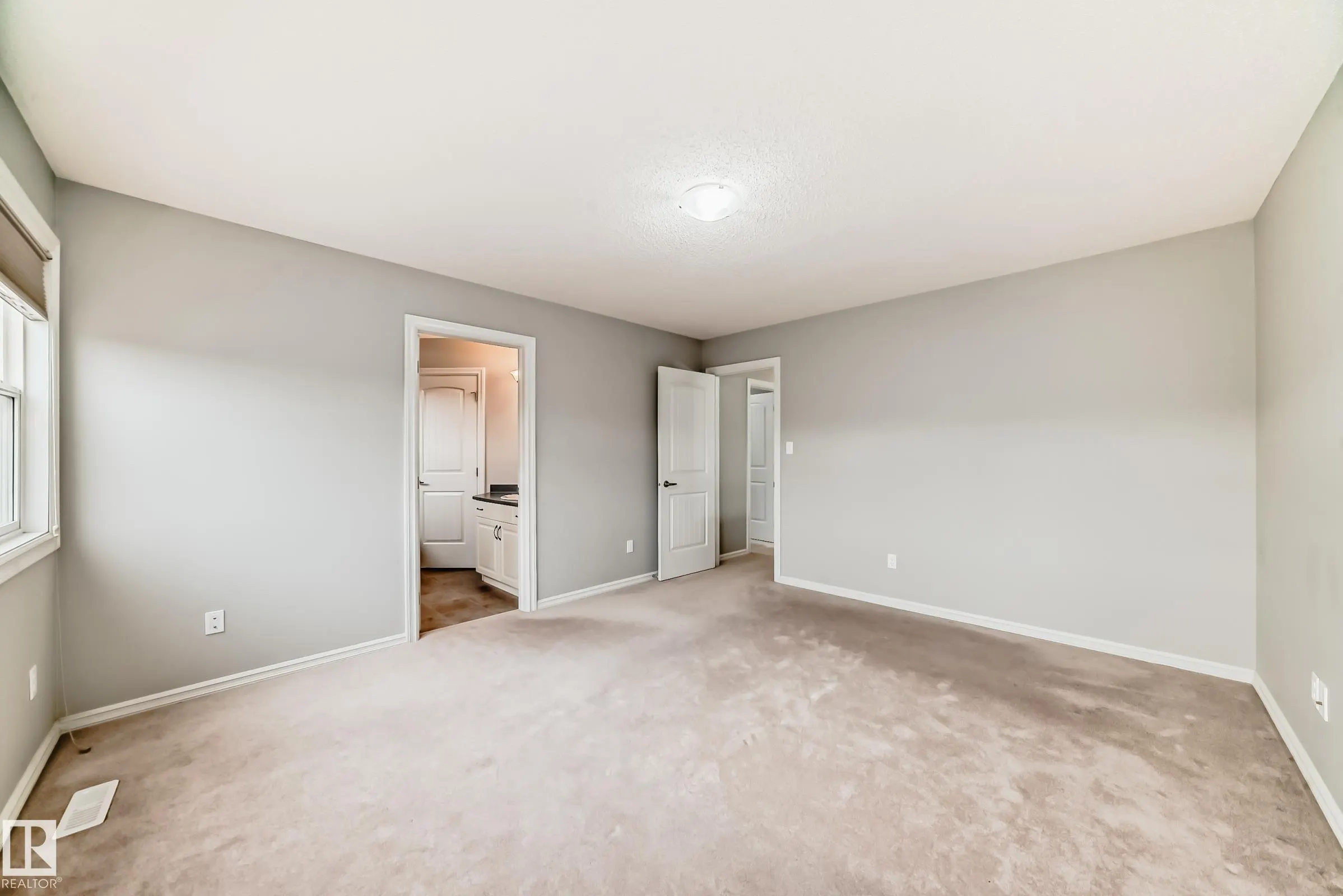 1515 TOWNE CENTRE Boulevard