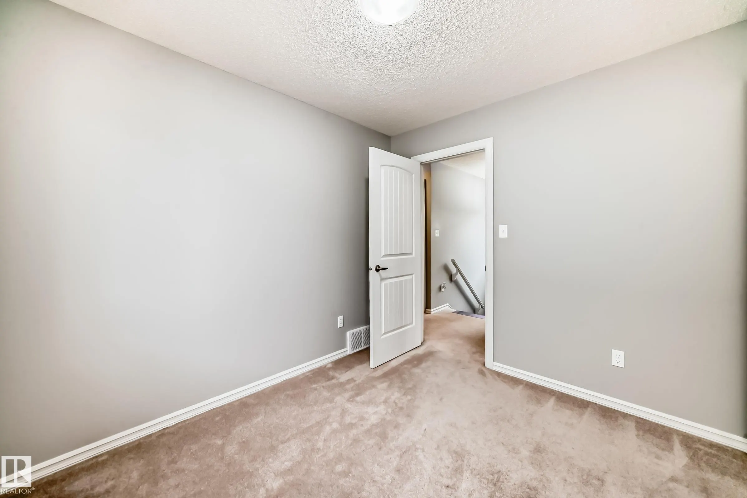 1515 TOWNE CENTRE Boulevard