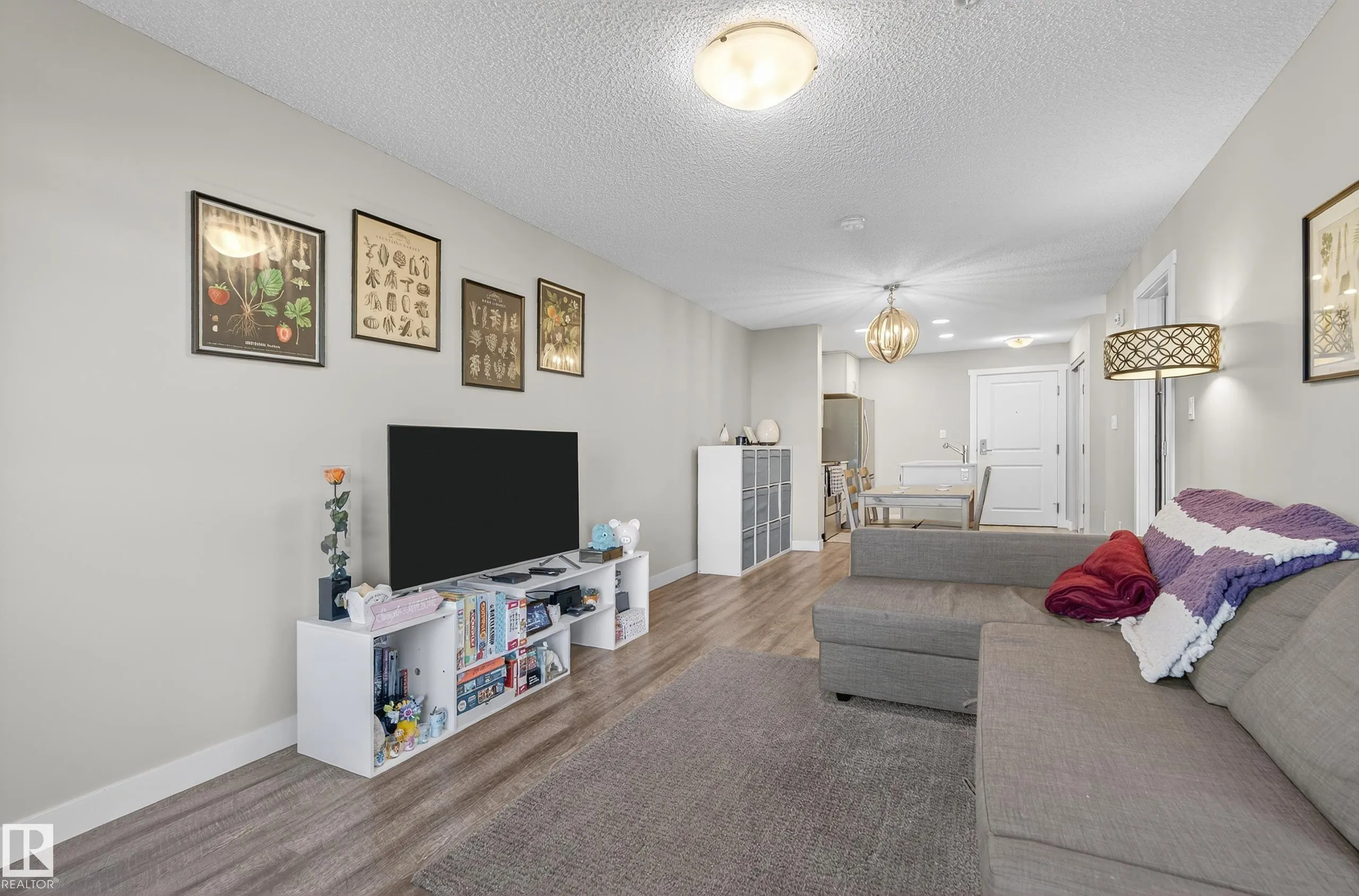 1506 TAMARACK Boulevard