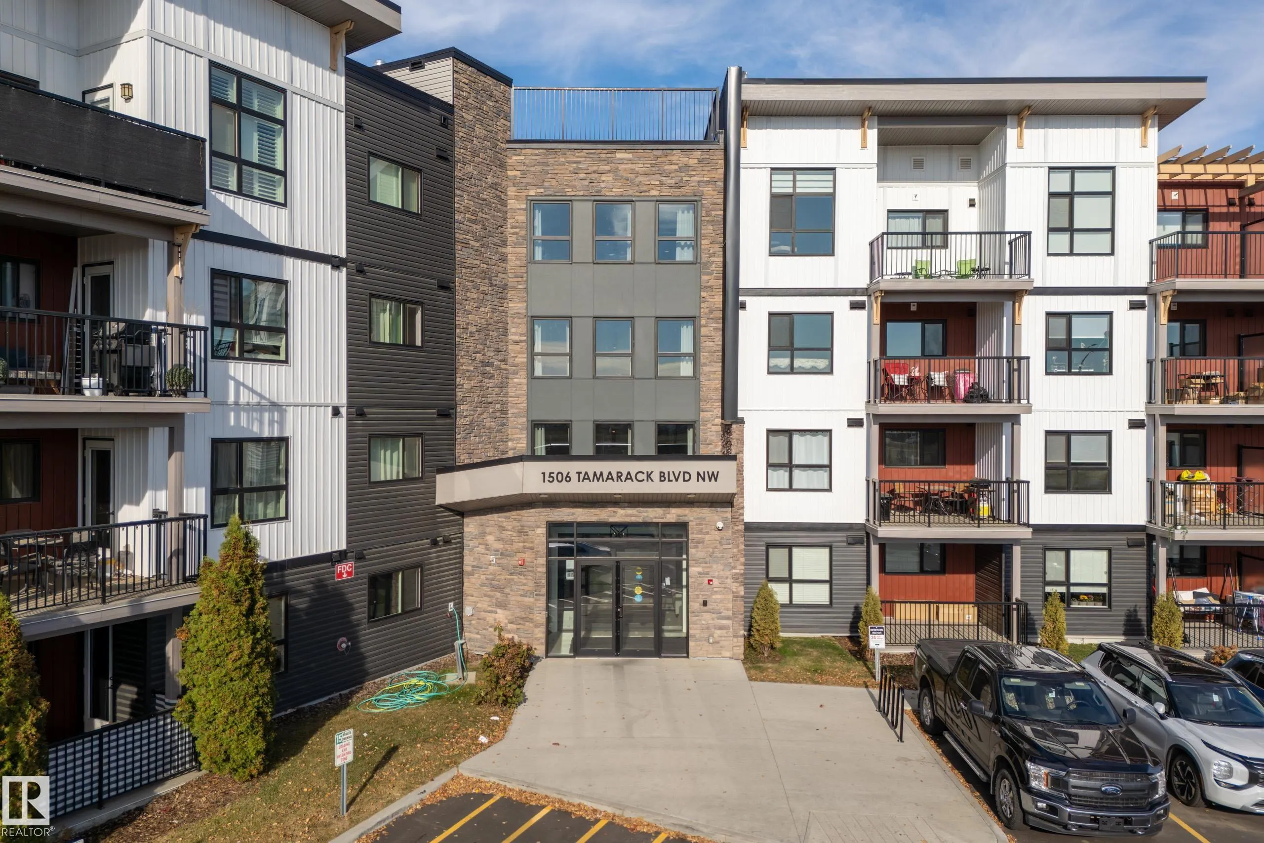 1506 TAMARACK Boulevard