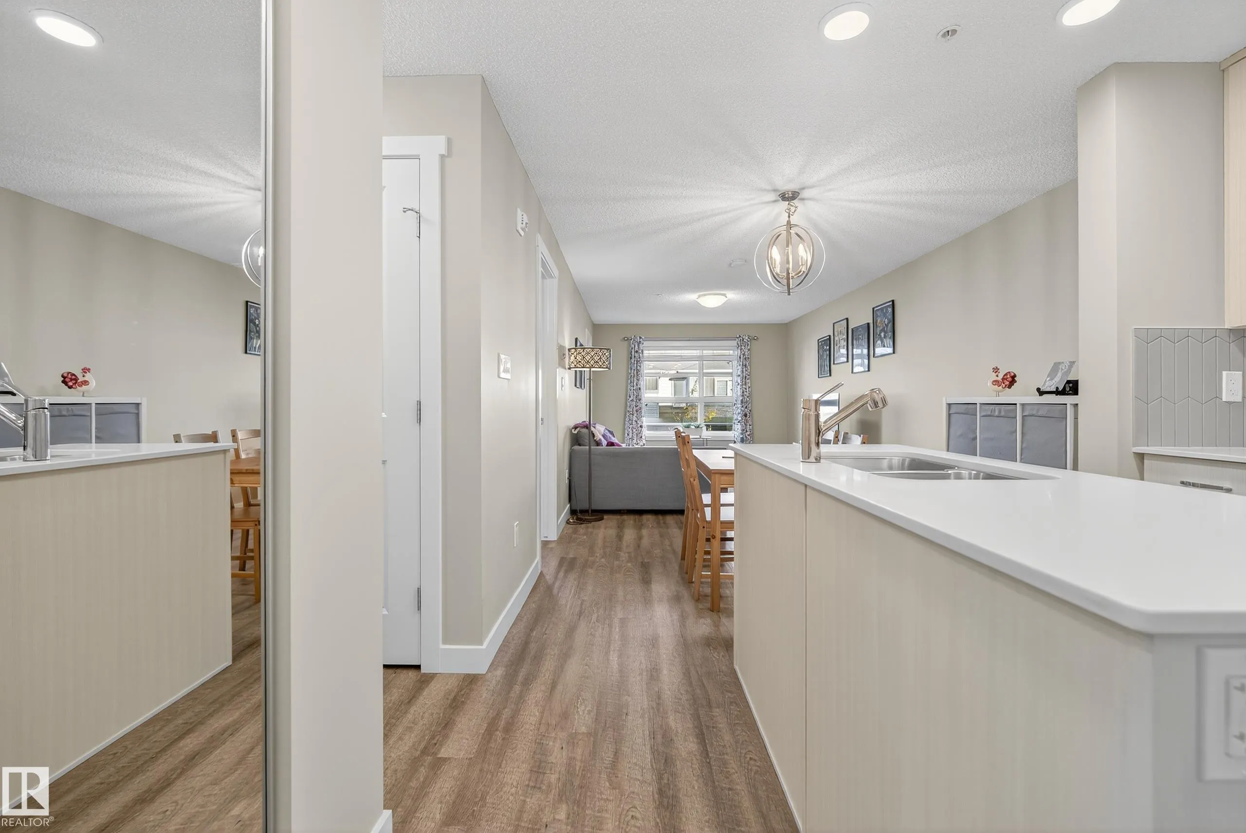 1506 TAMARACK Boulevard