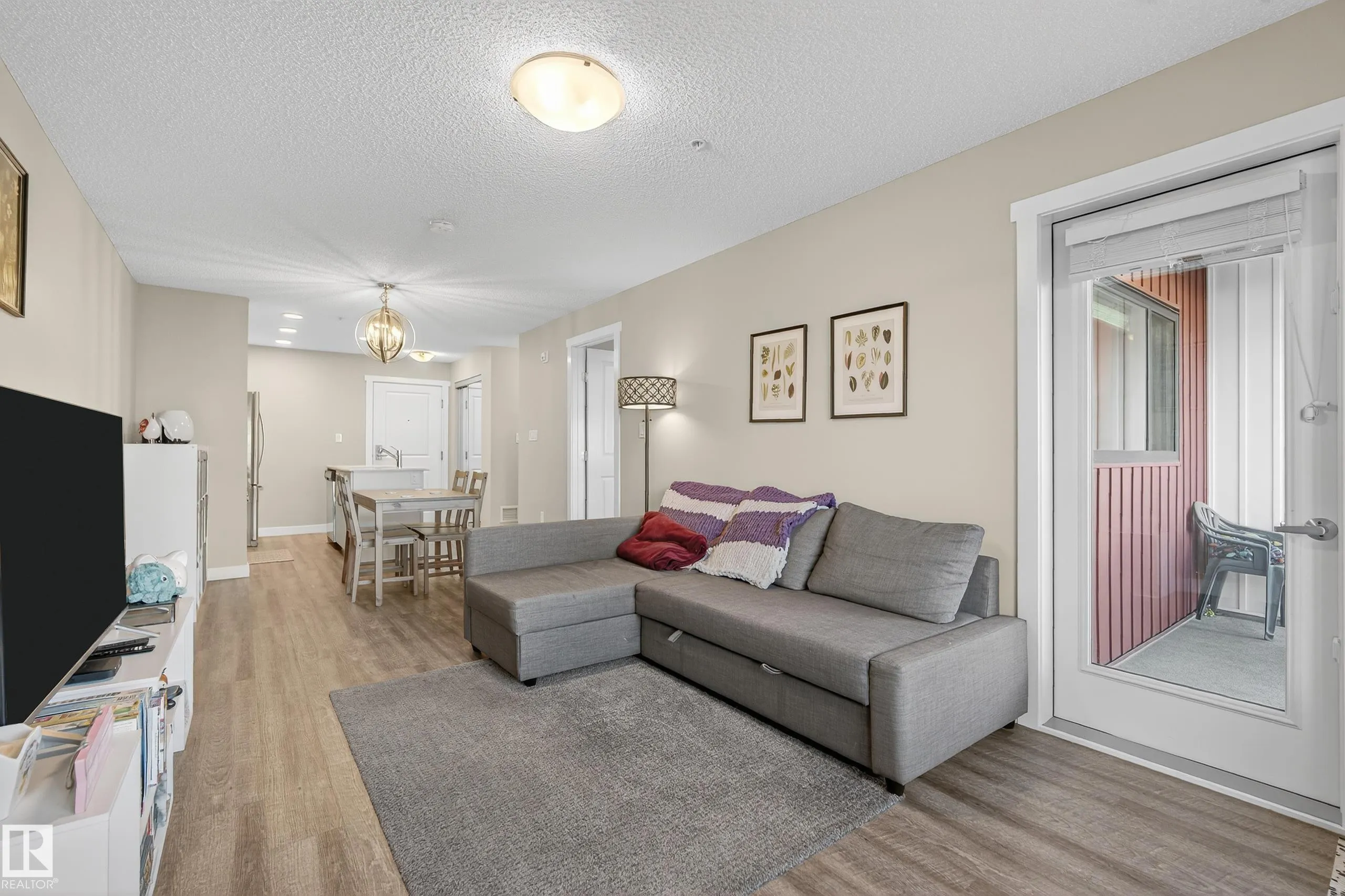 1506 TAMARACK Boulevard