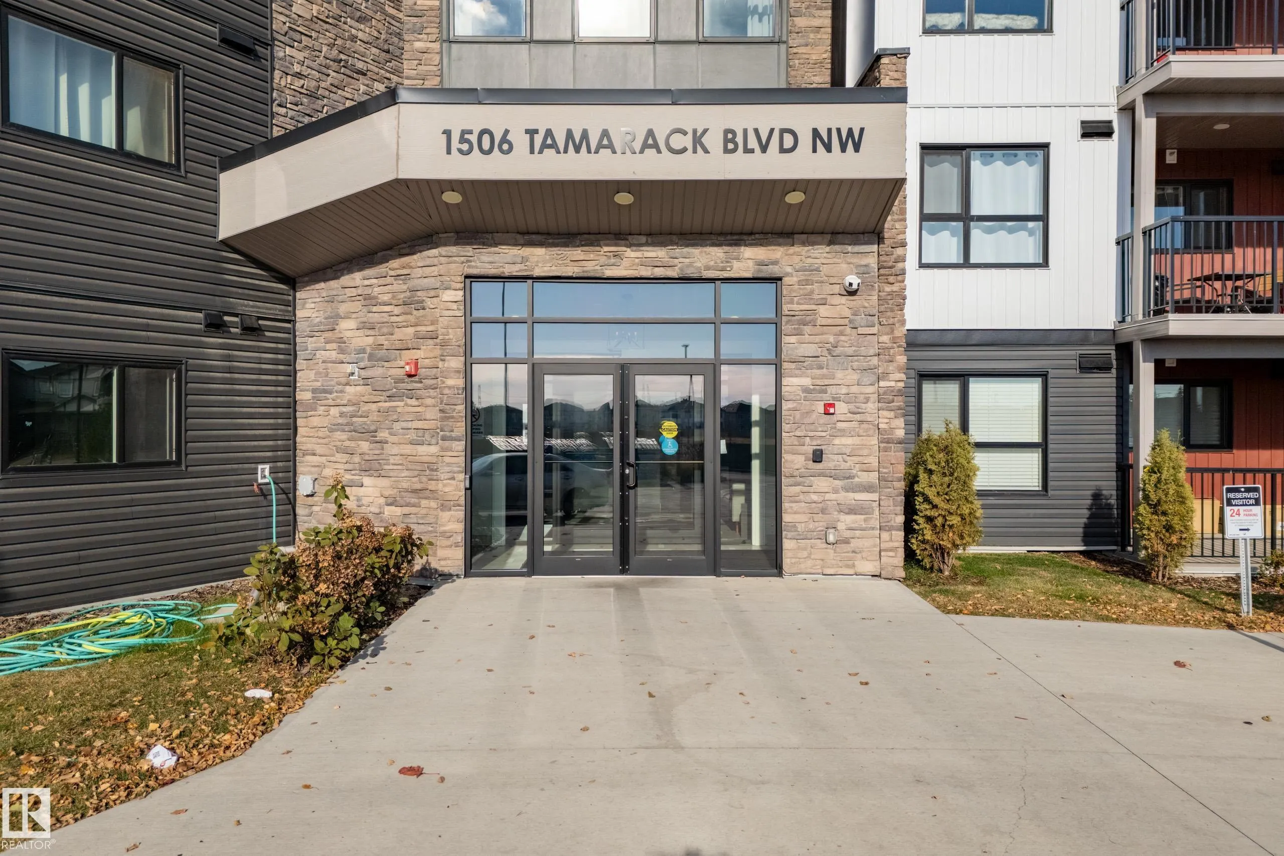 1506 TAMARACK Boulevard