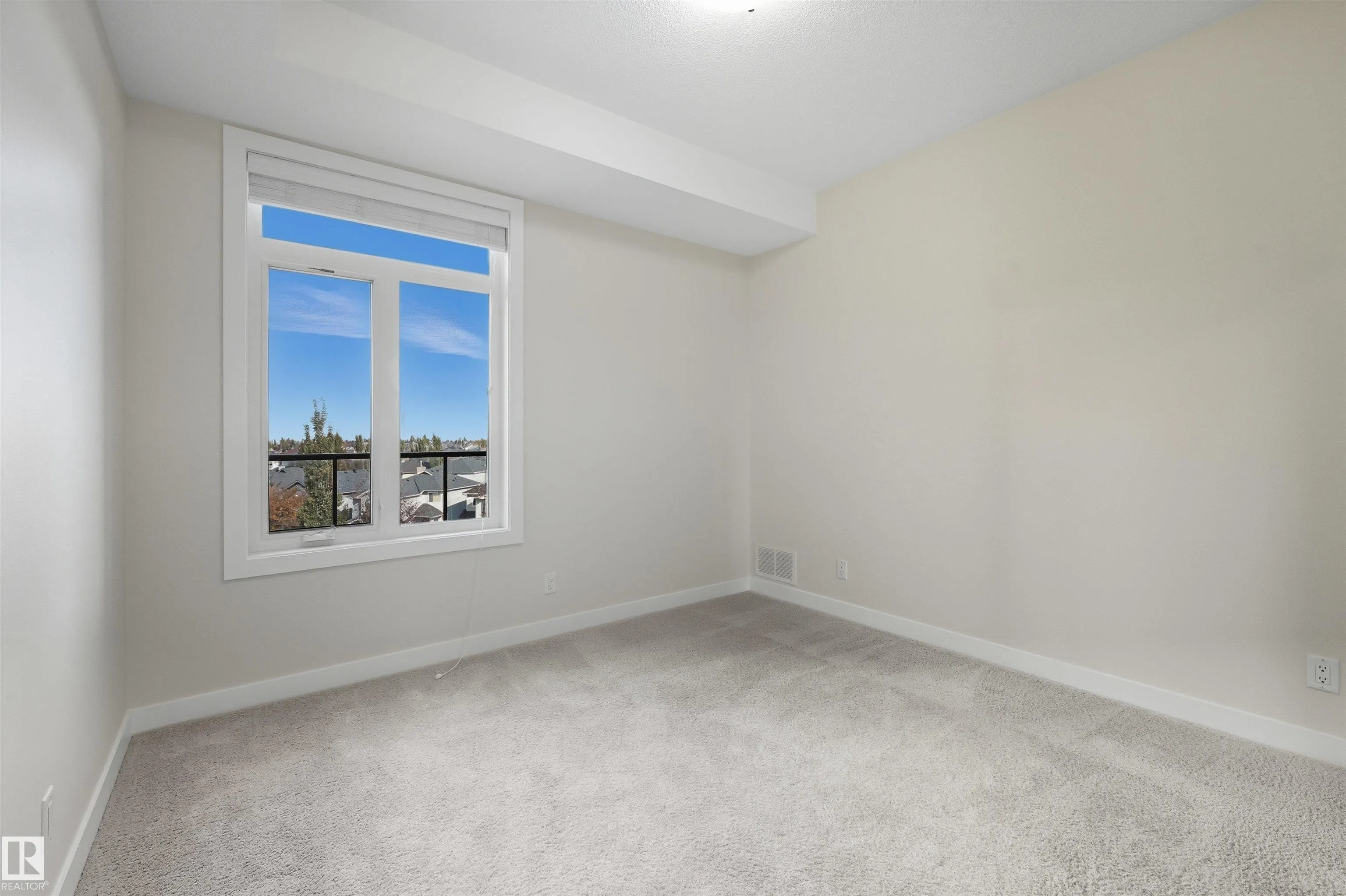 625 LEGER Way
