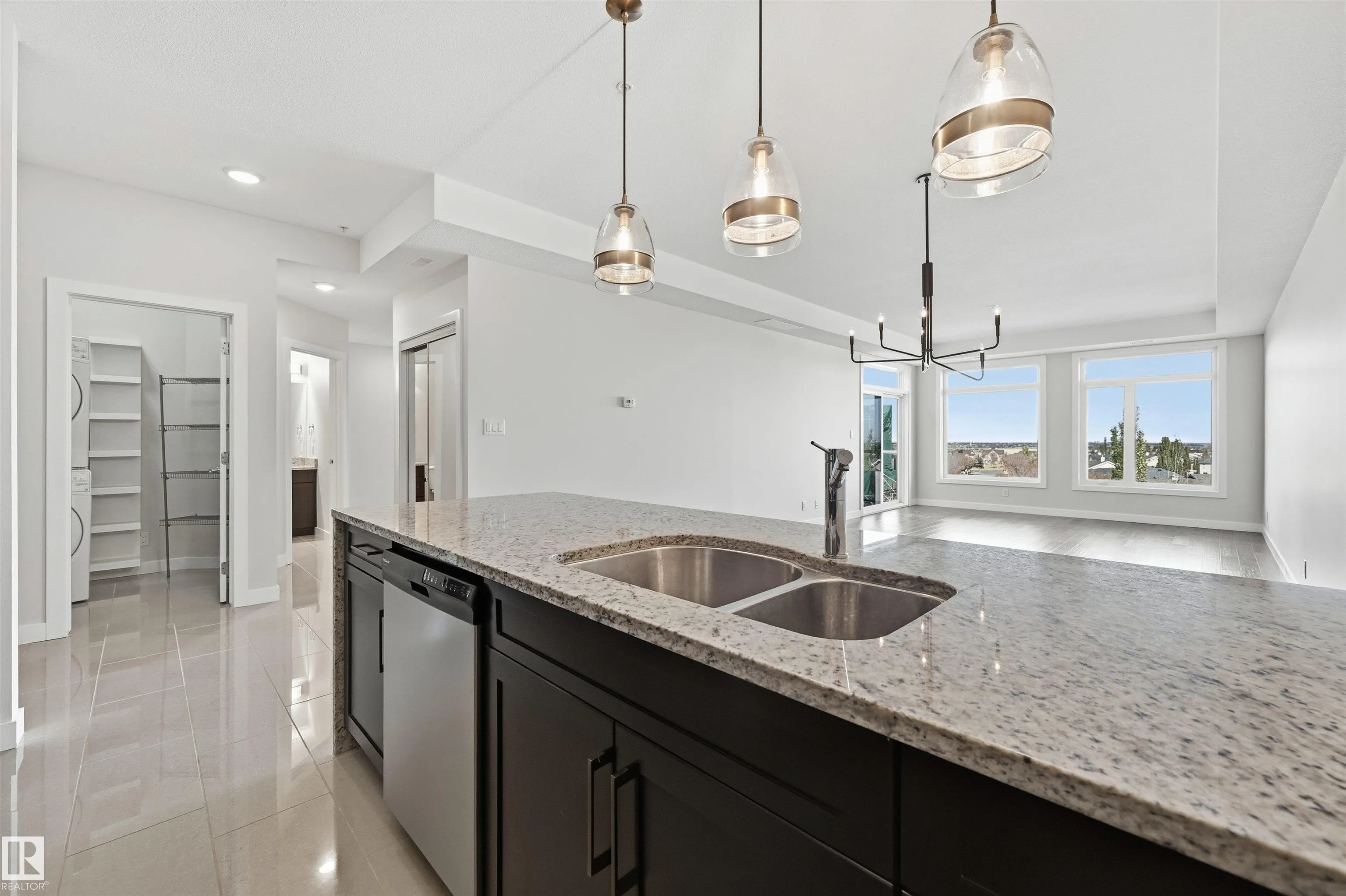 625 LEGER Way