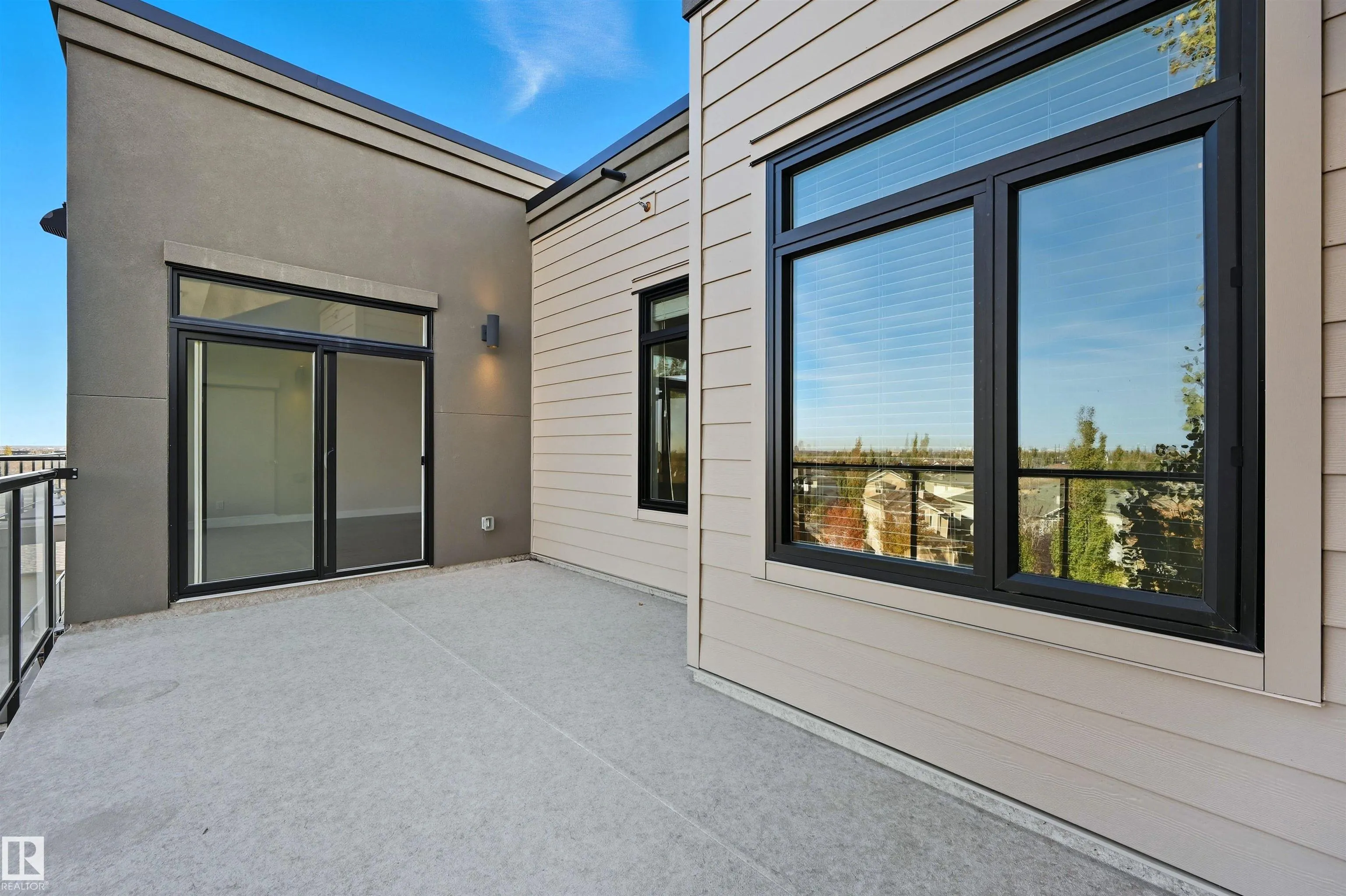 625 LEGER Way