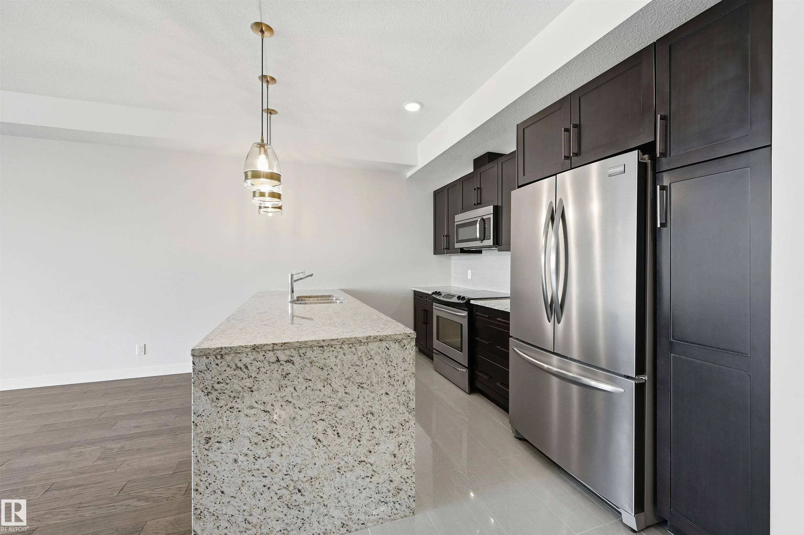 625 LEGER Way