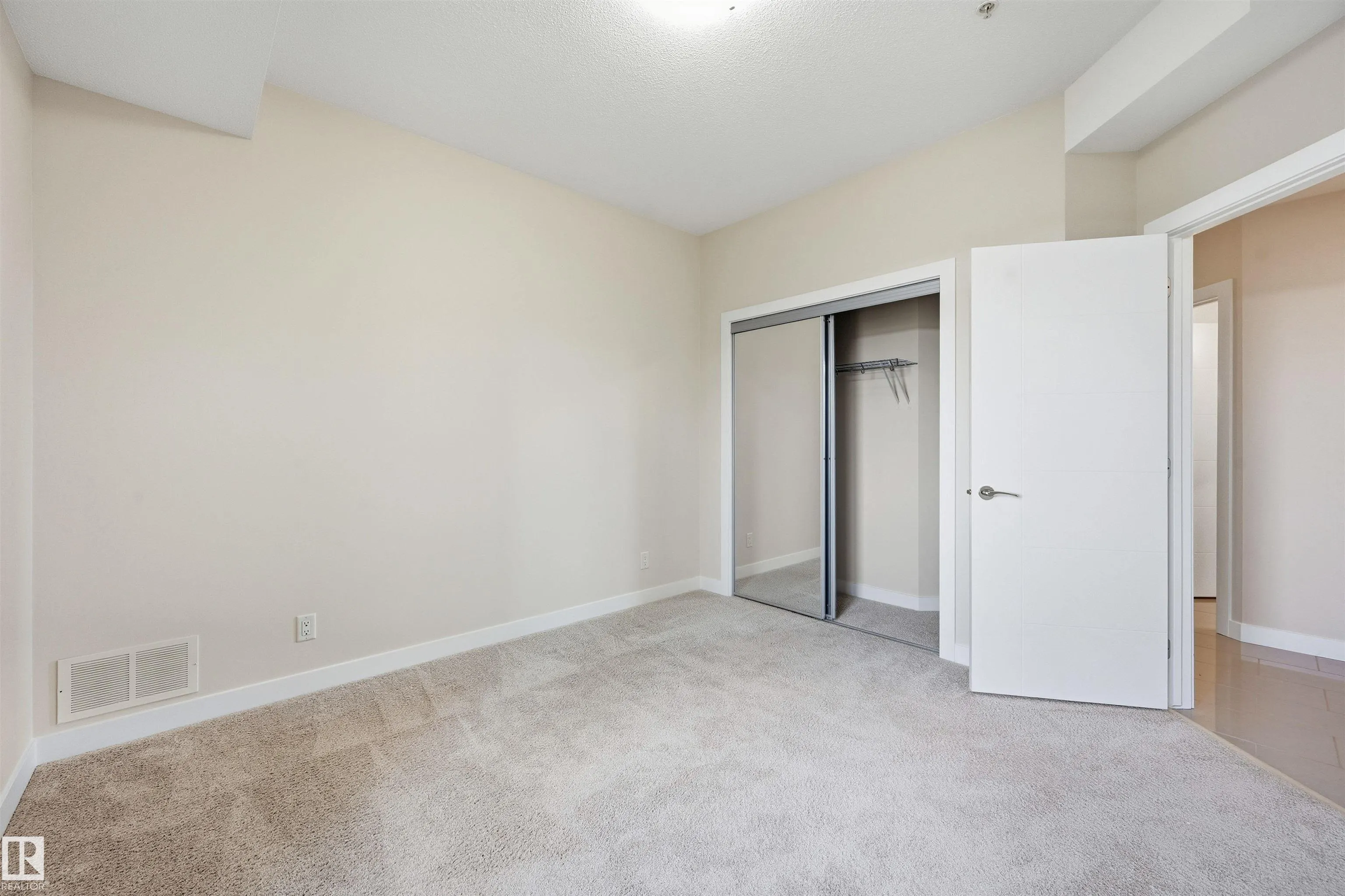 625 LEGER Way