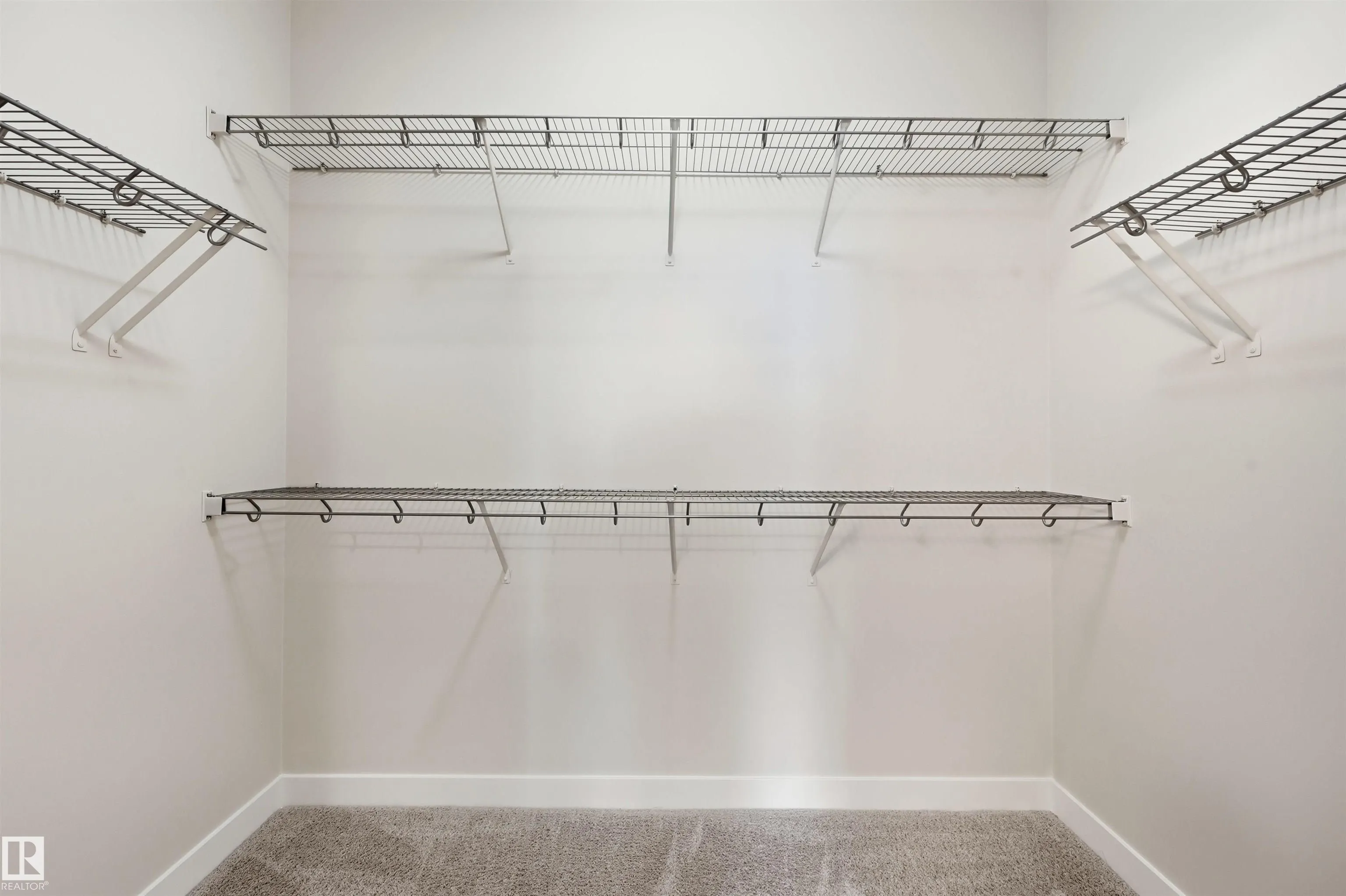625 LEGER Way