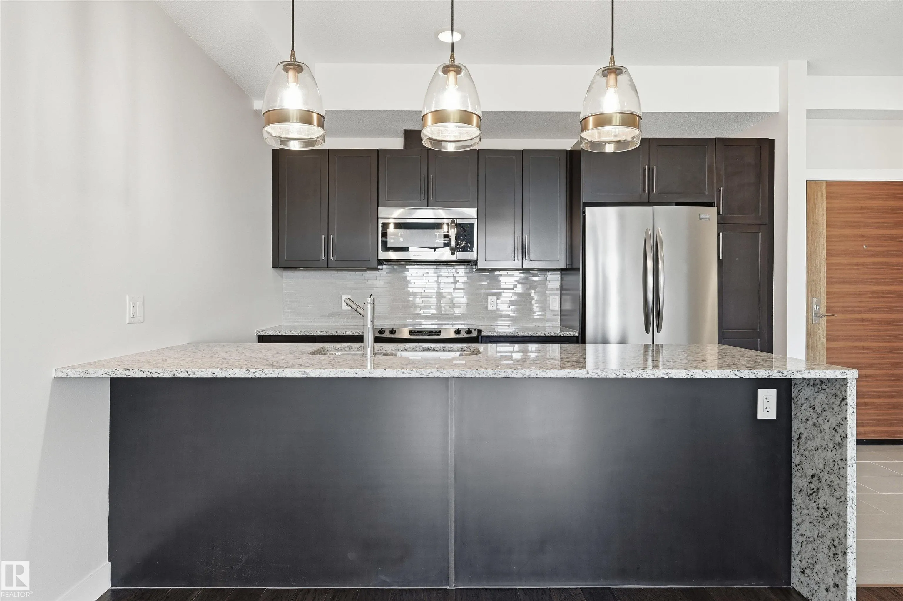 625 LEGER Way