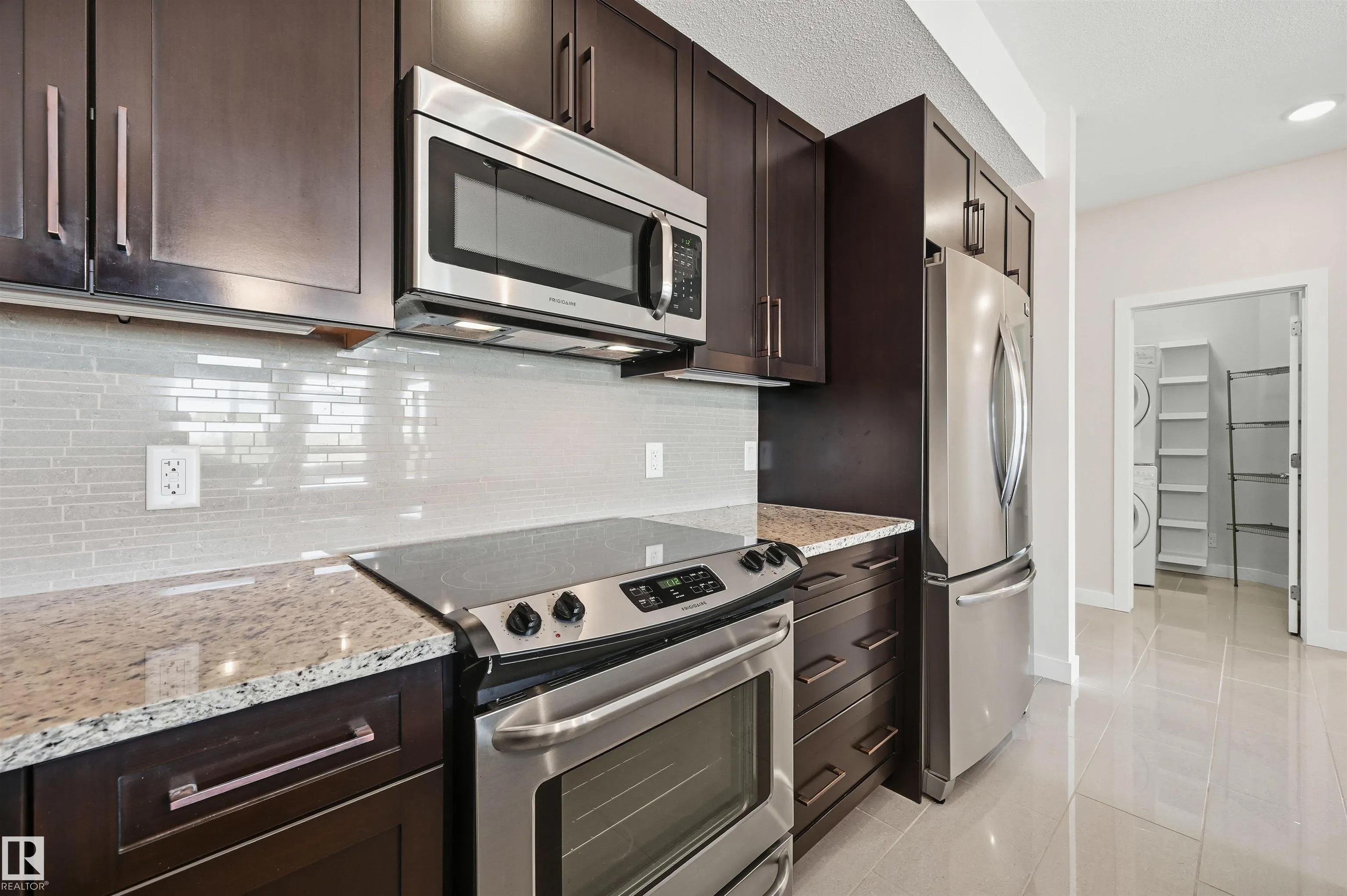 625 LEGER Way