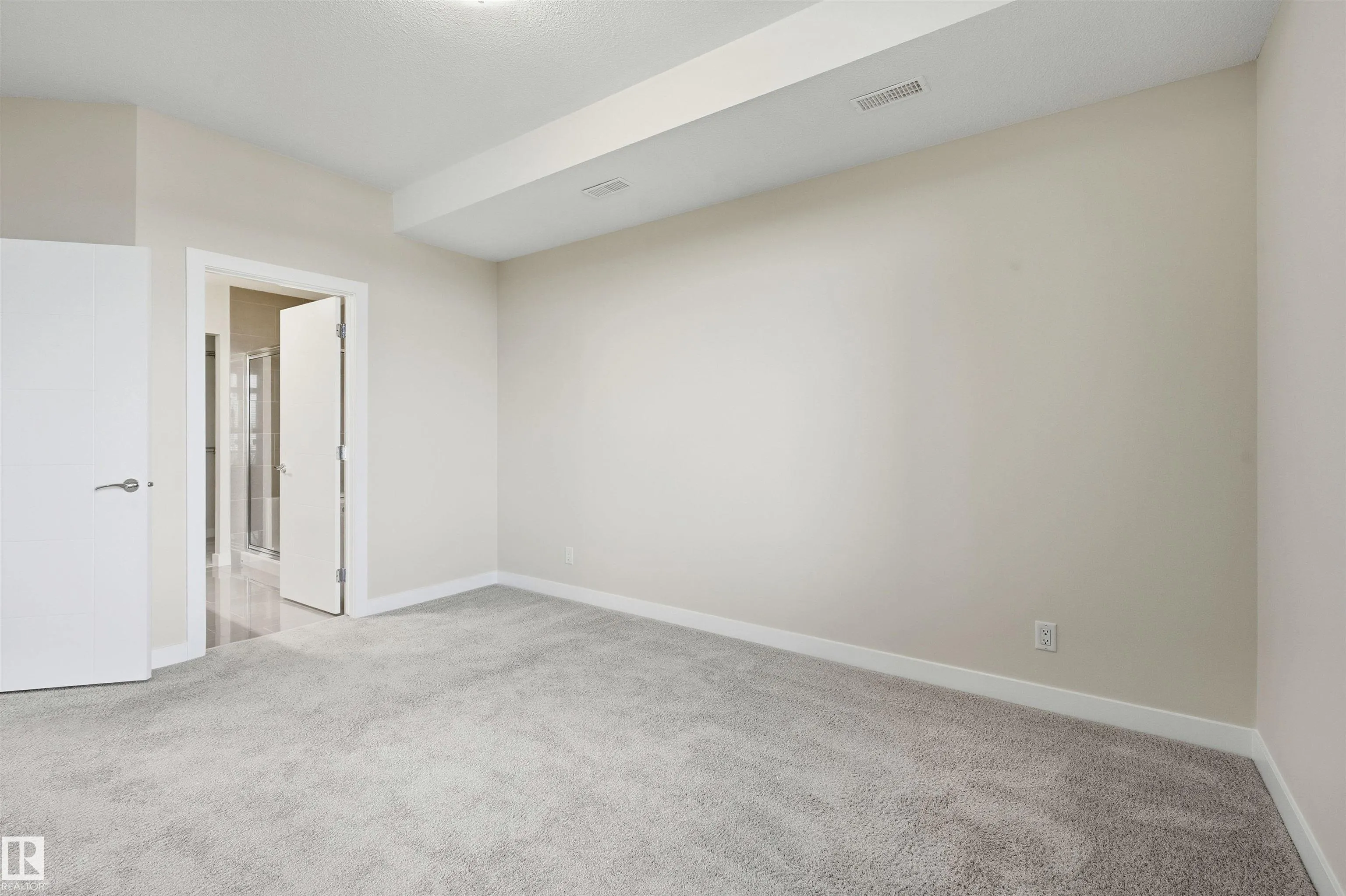 625 LEGER Way