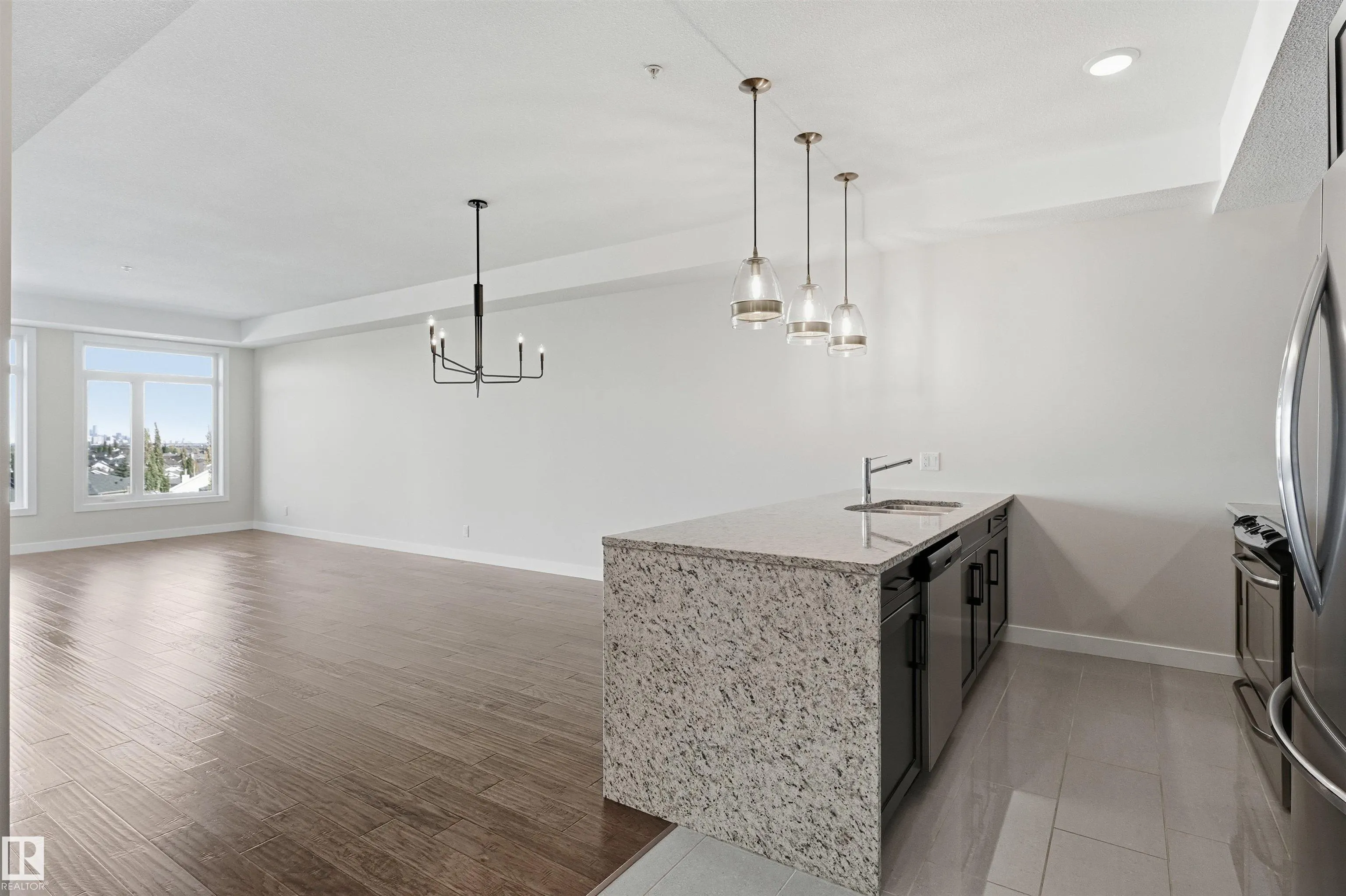 625 LEGER Way