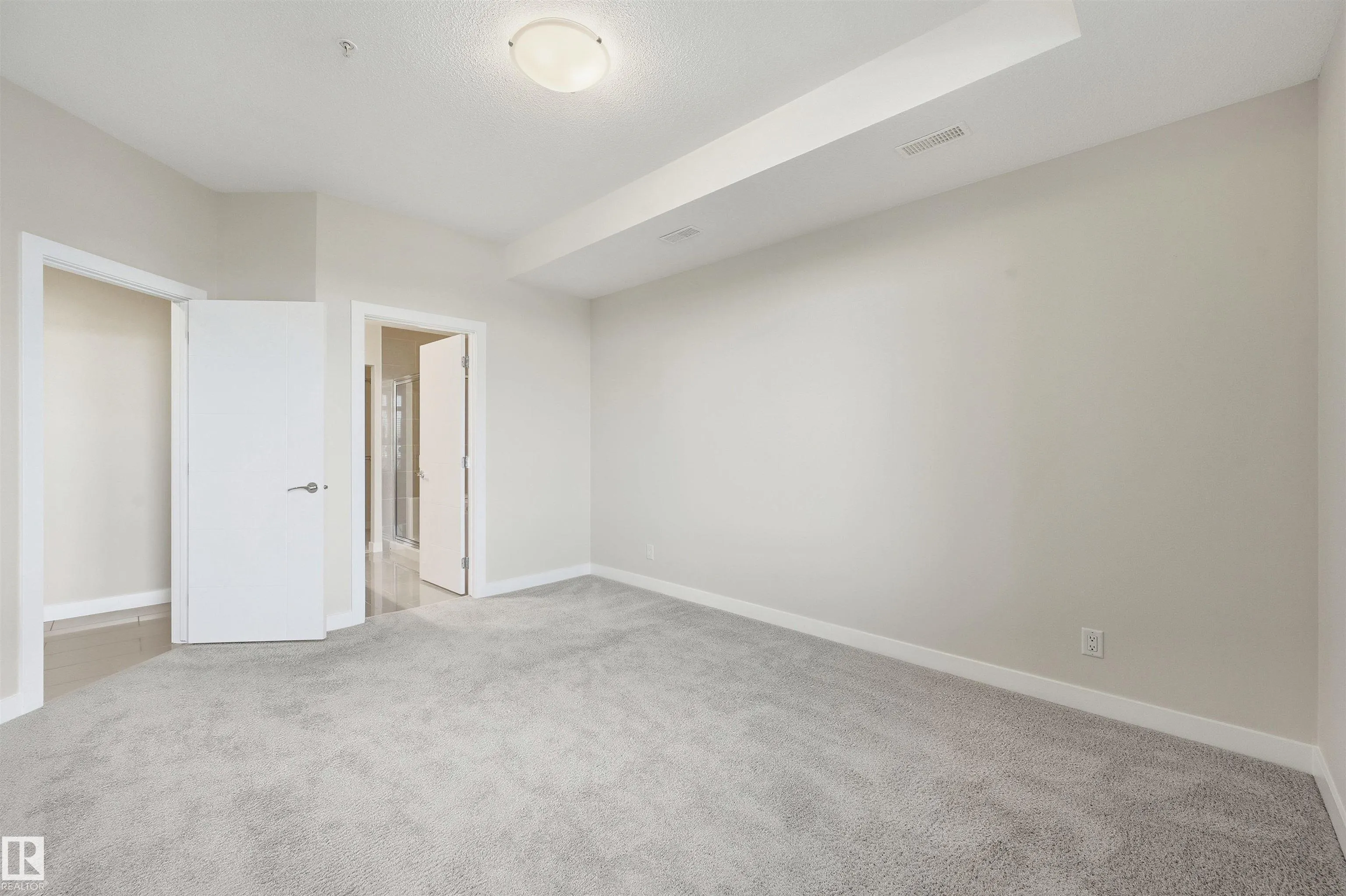 625 LEGER Way
