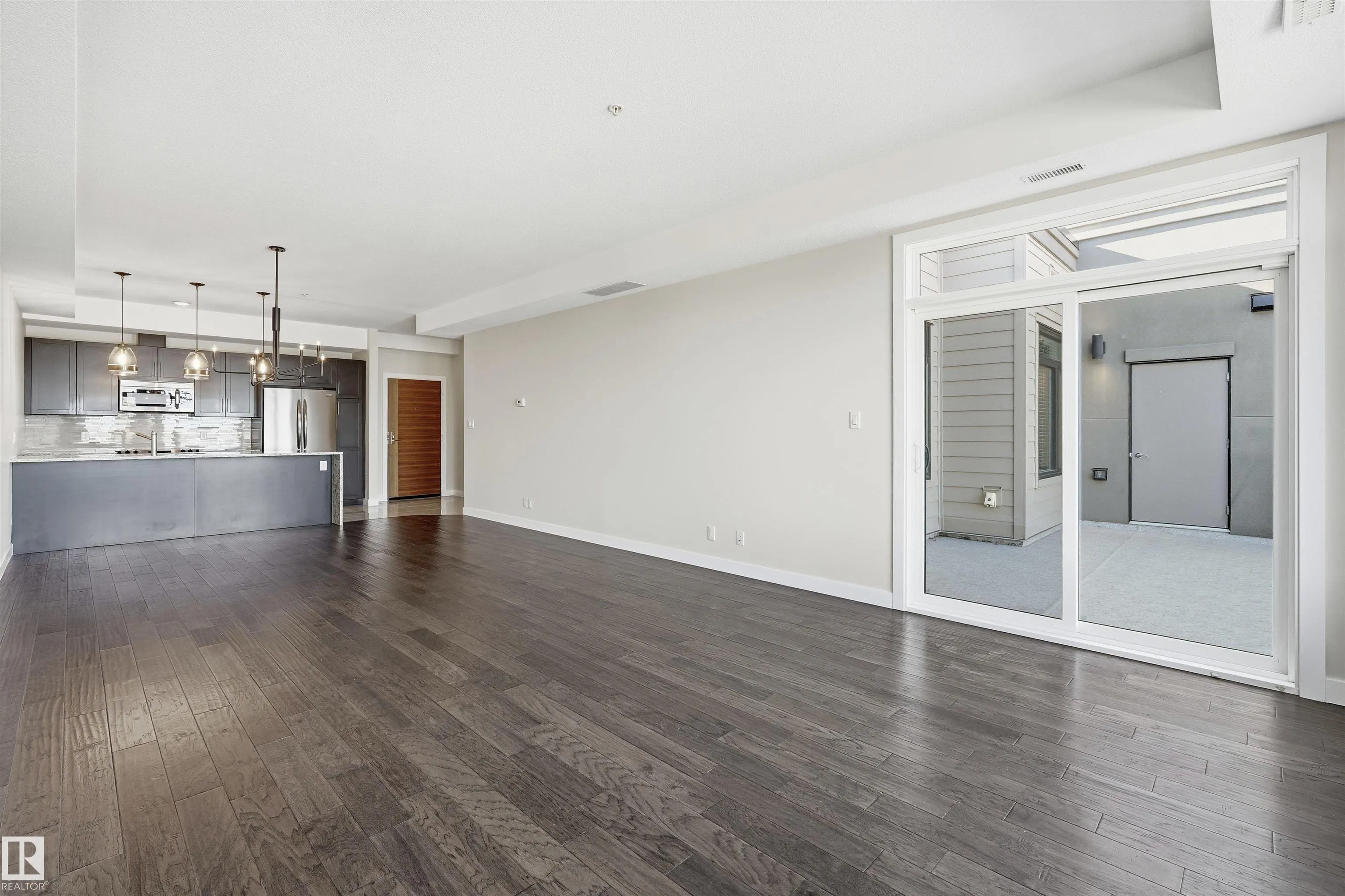 625 LEGER Way