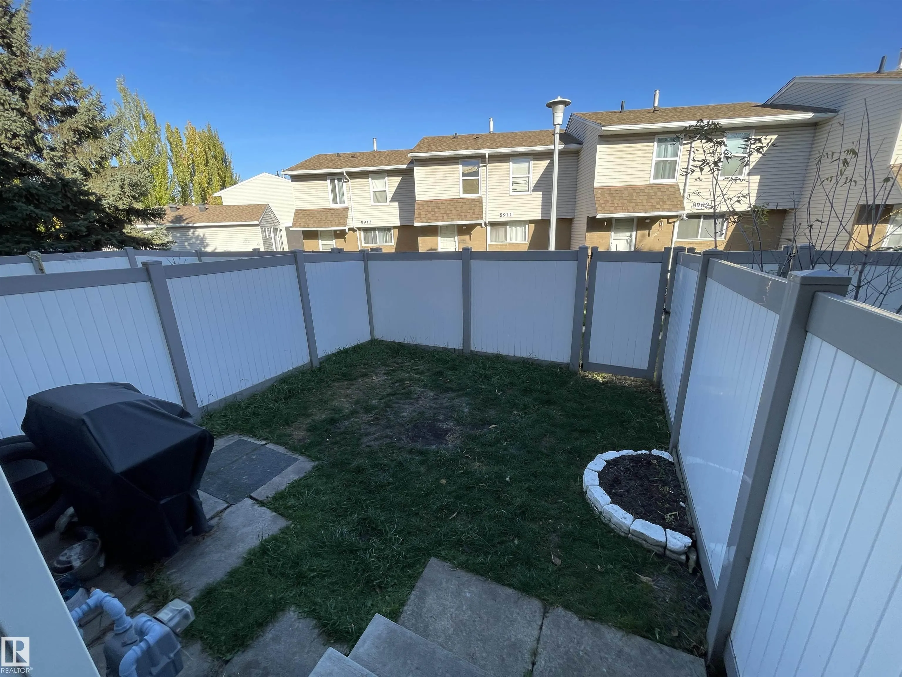 132 DICKINSFIELD Court