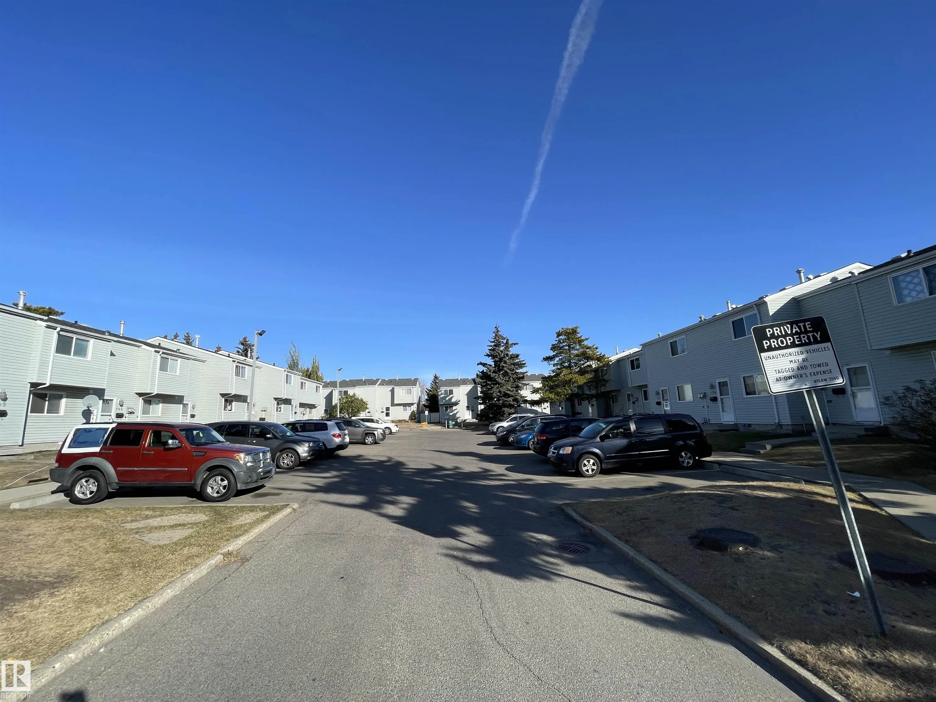 132 DICKINSFIELD Court