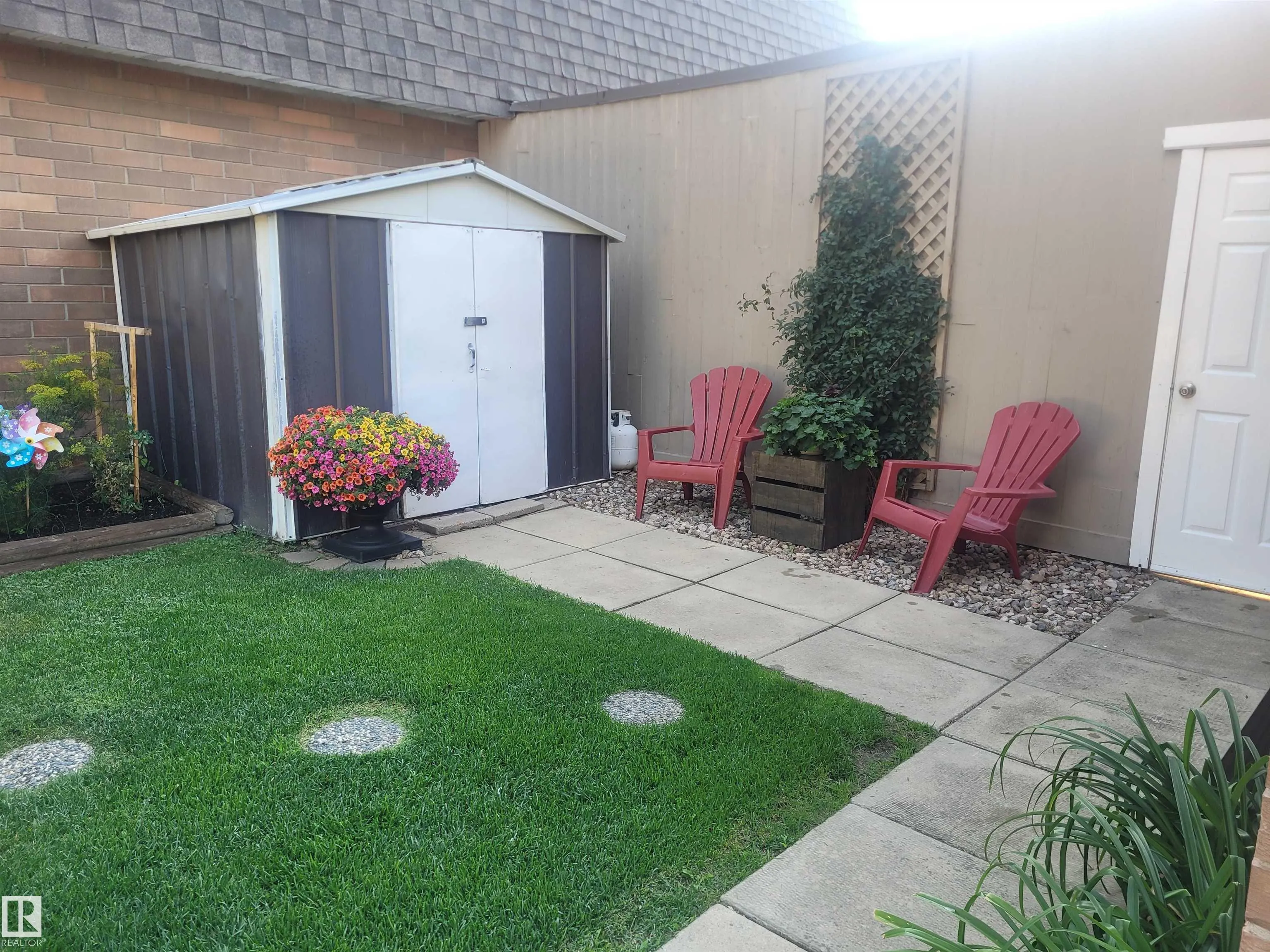 73 GREENFIELD Estates