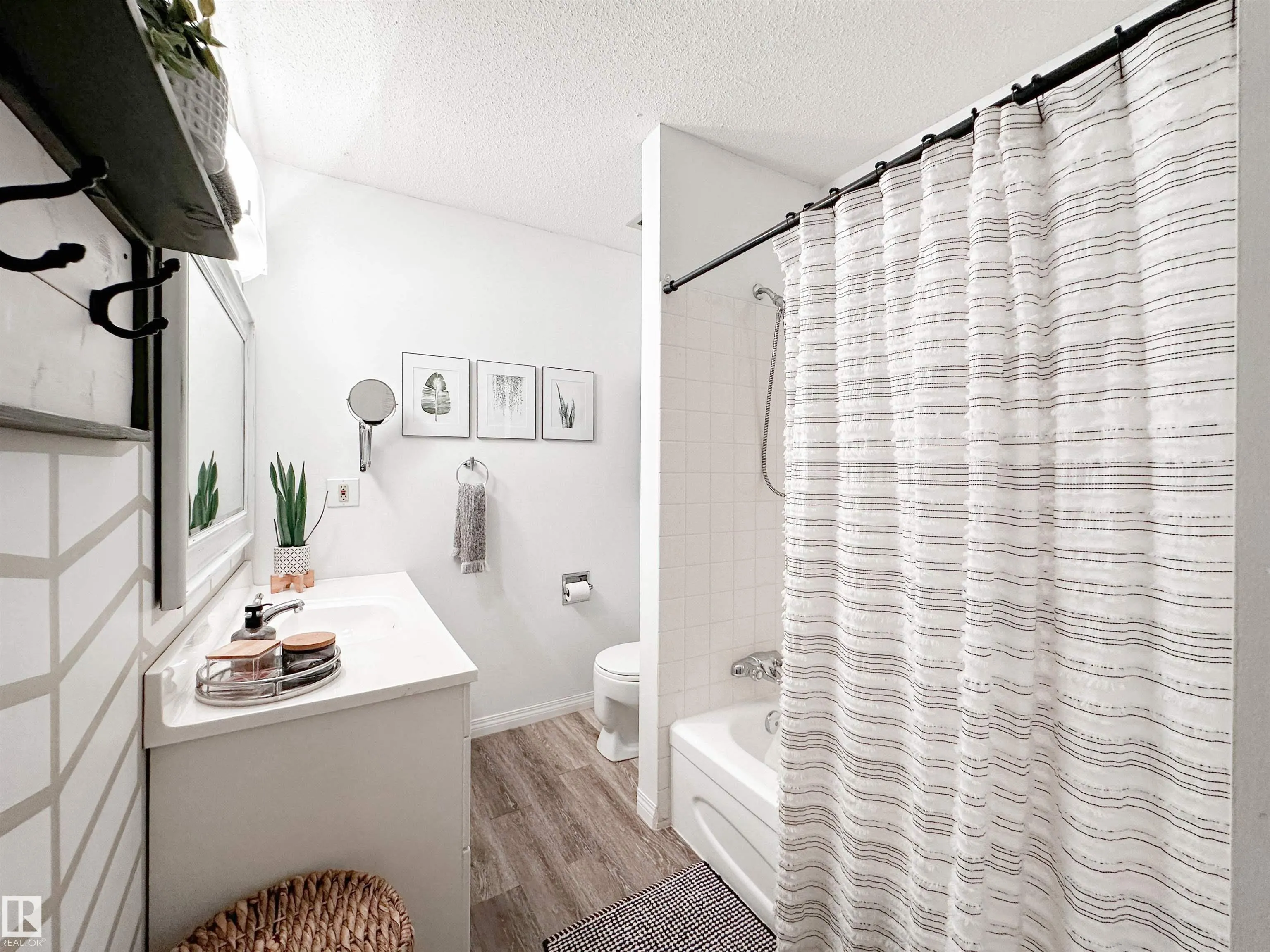 73 GREENFIELD Estates