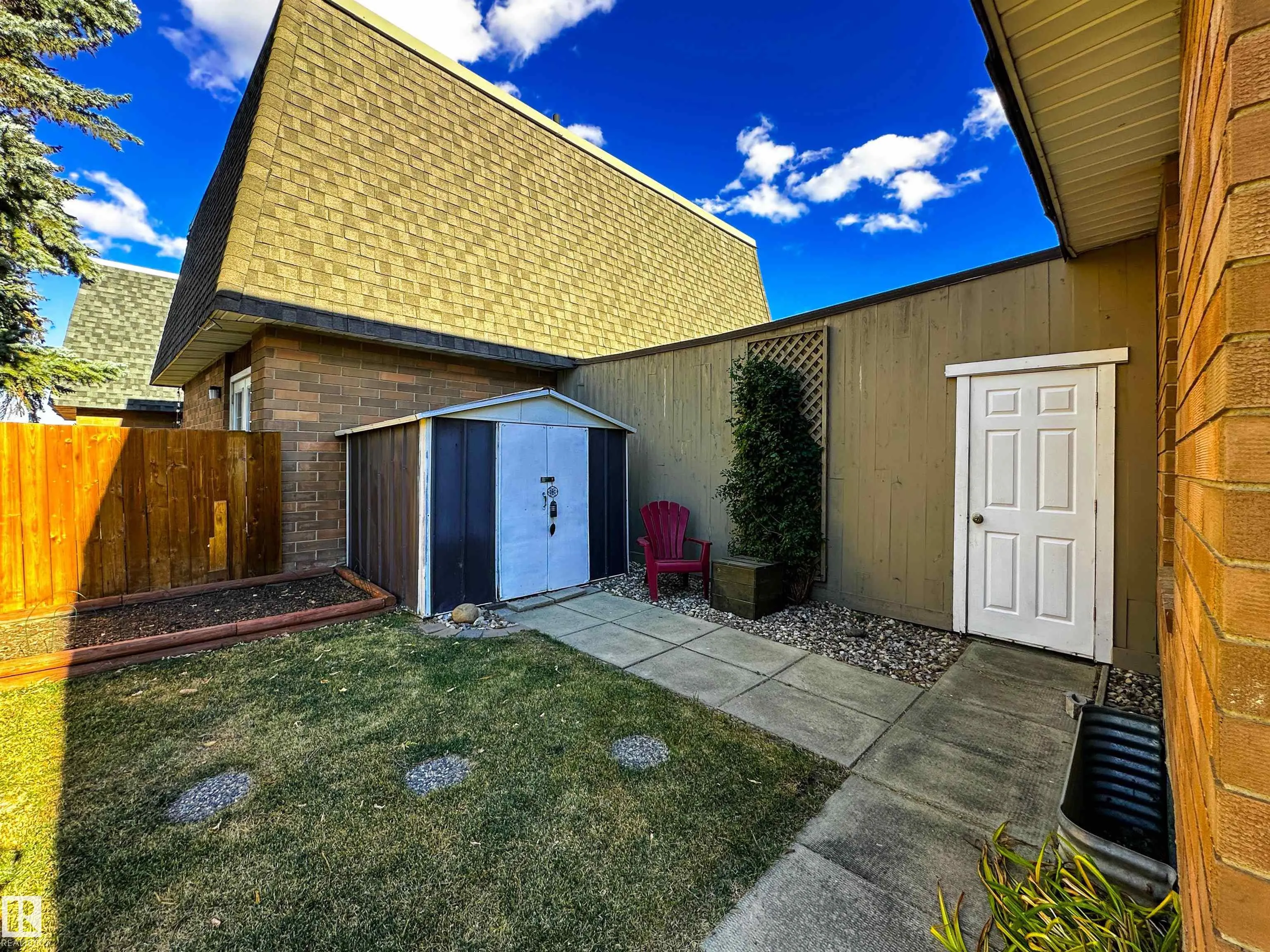 73 GREENFIELD Estates