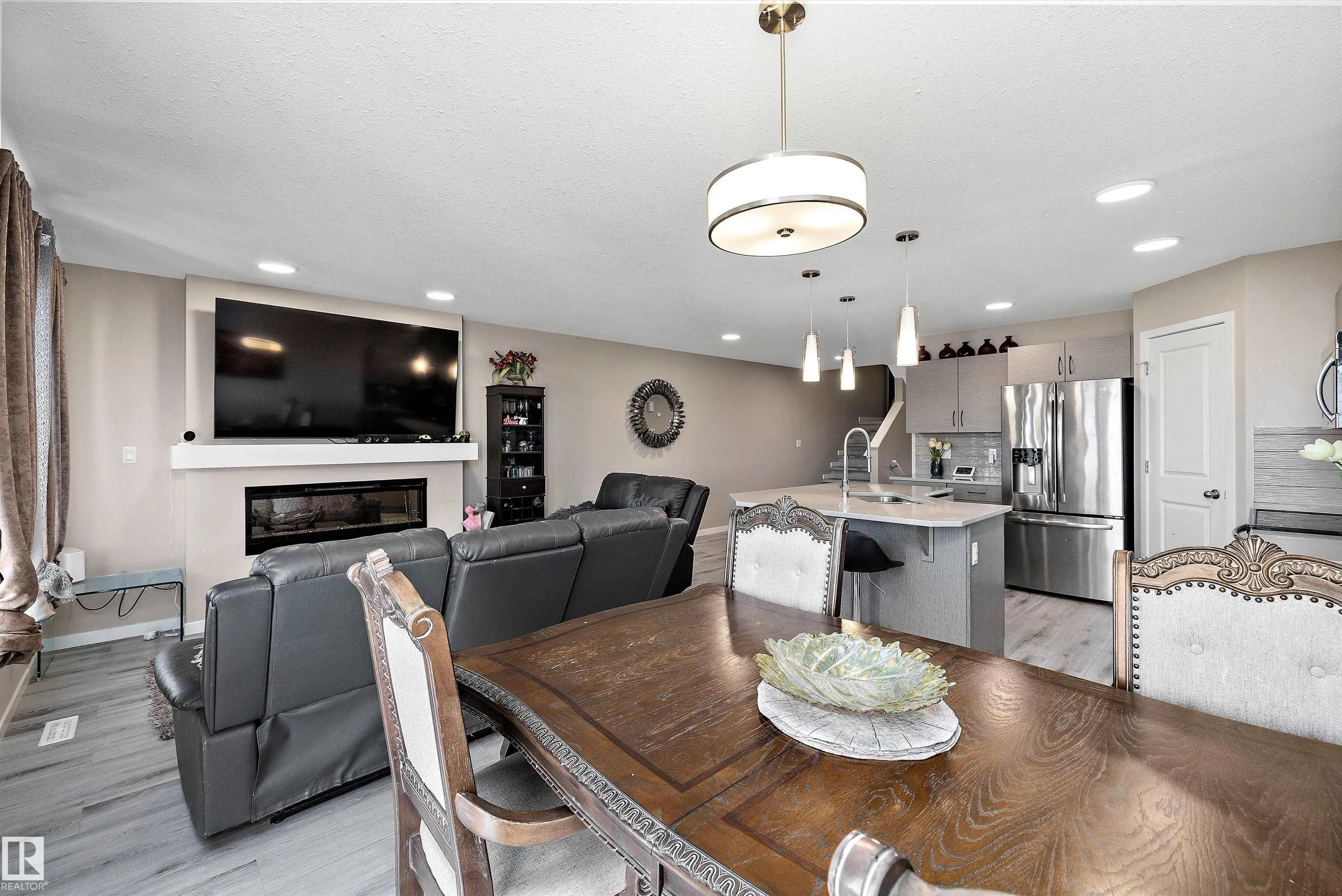 681 EAGLESON Crescent