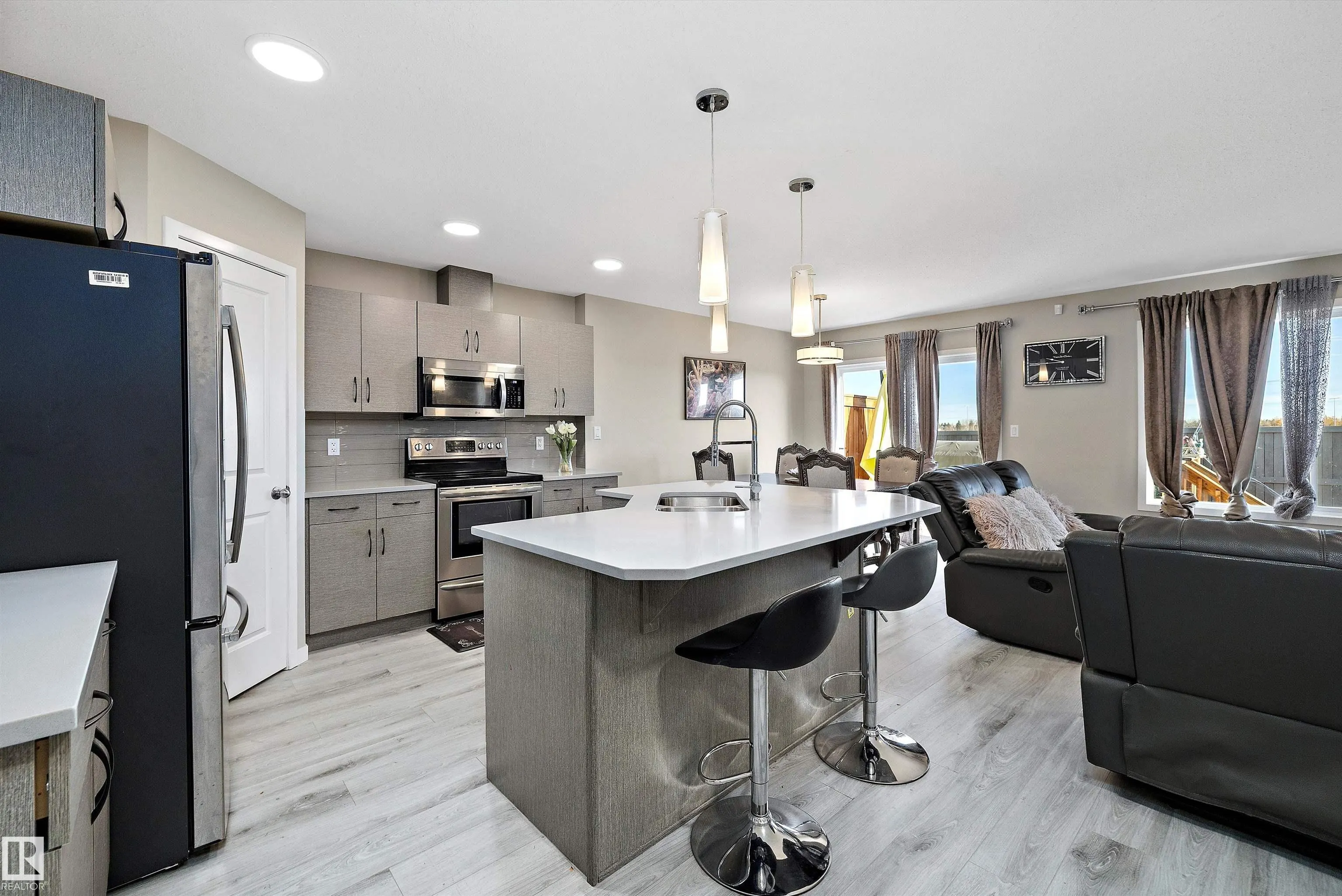 681 EAGLESON Crescent