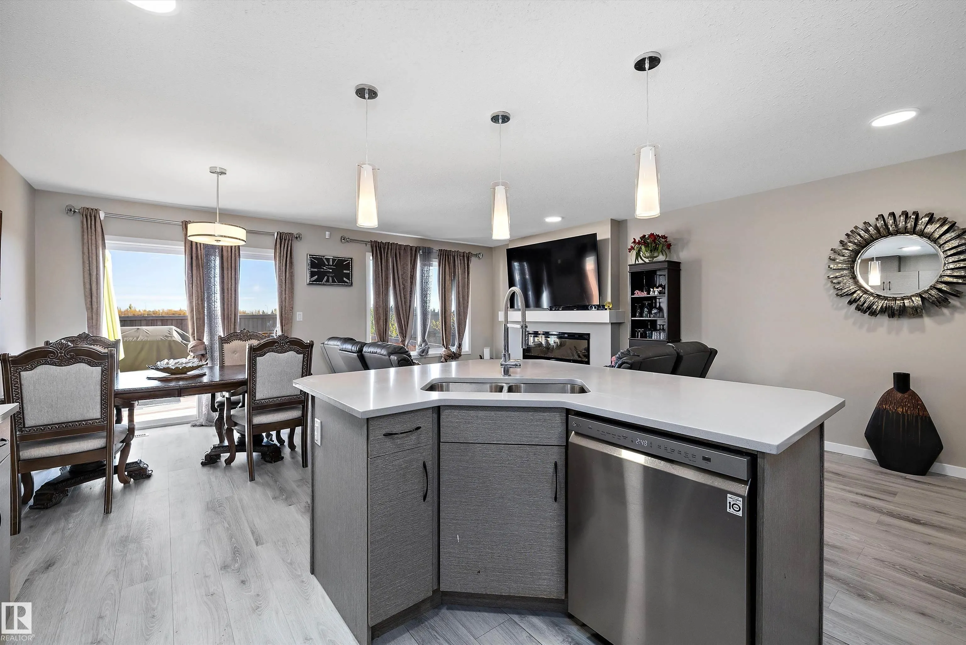 681 EAGLESON Crescent