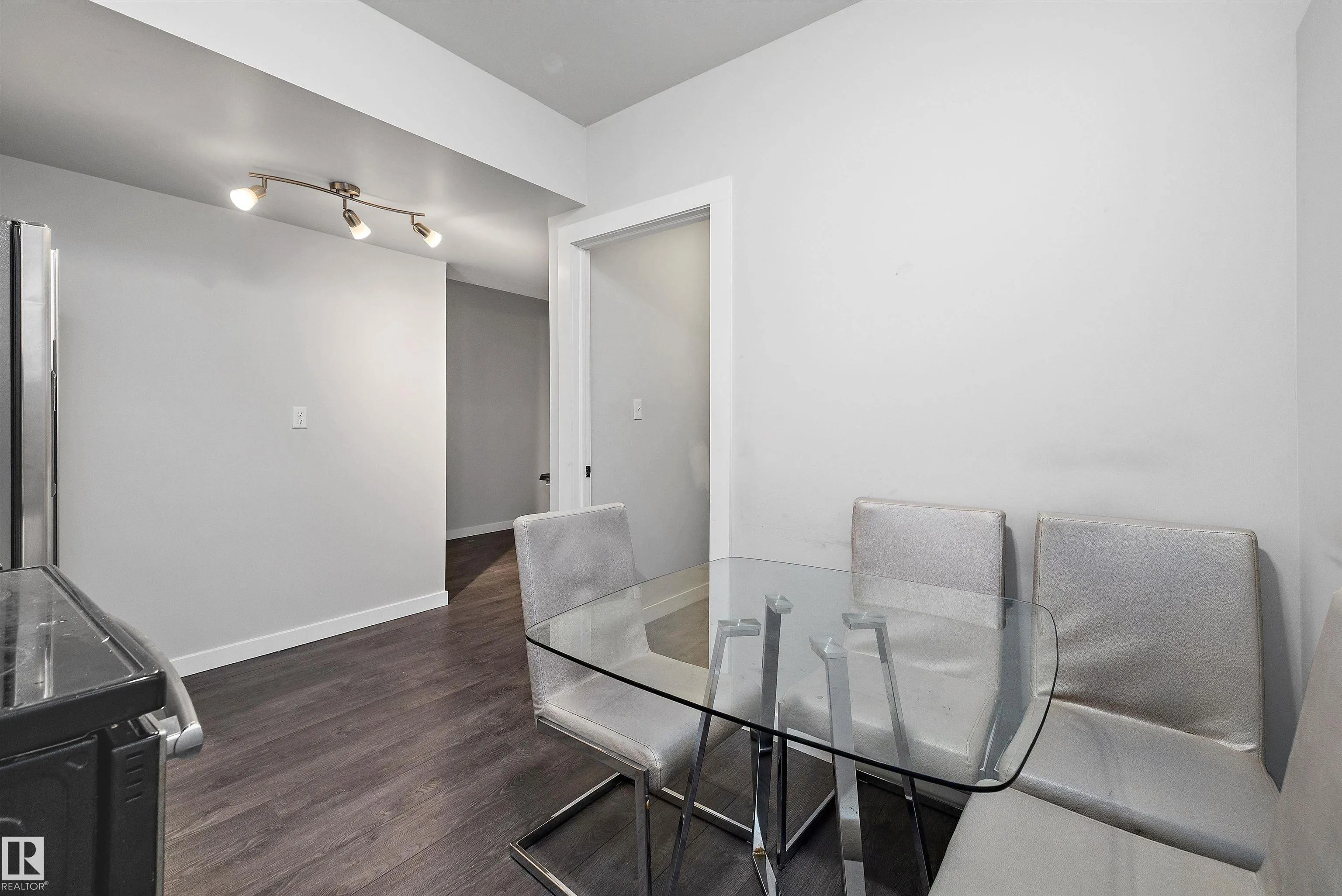 681 EAGLESON Crescent