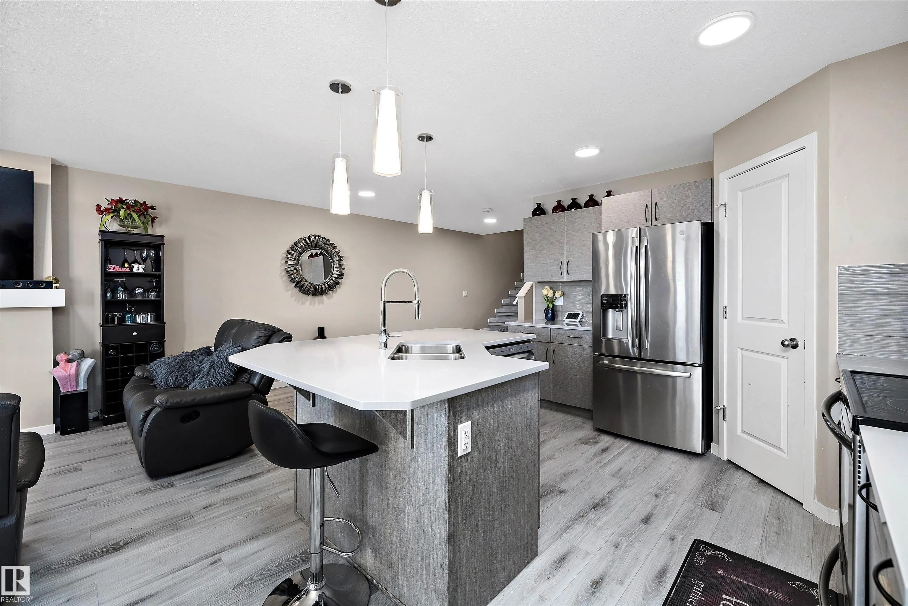 681 EAGLESON Crescent