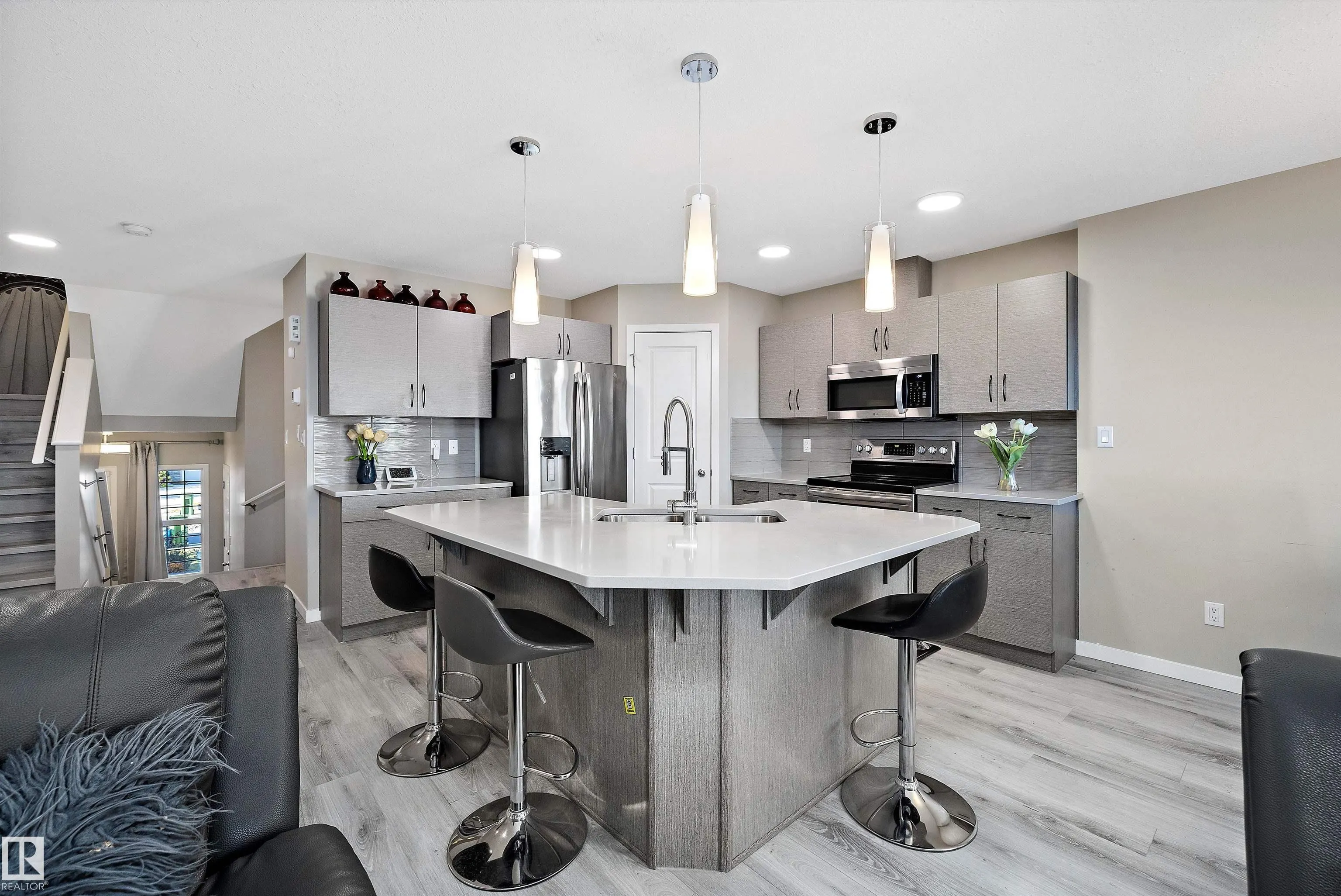 681 EAGLESON Crescent