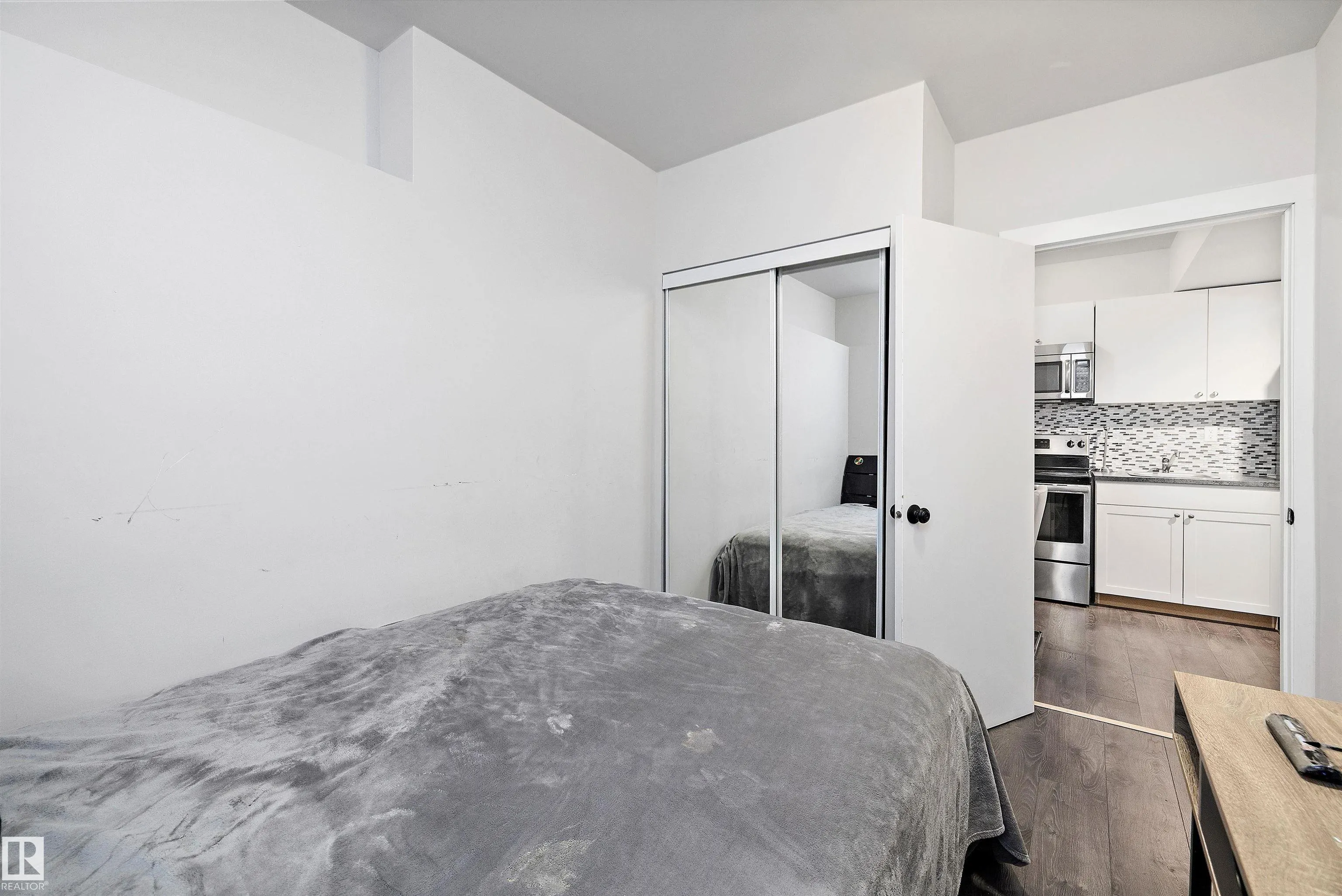 681 EAGLESON Crescent