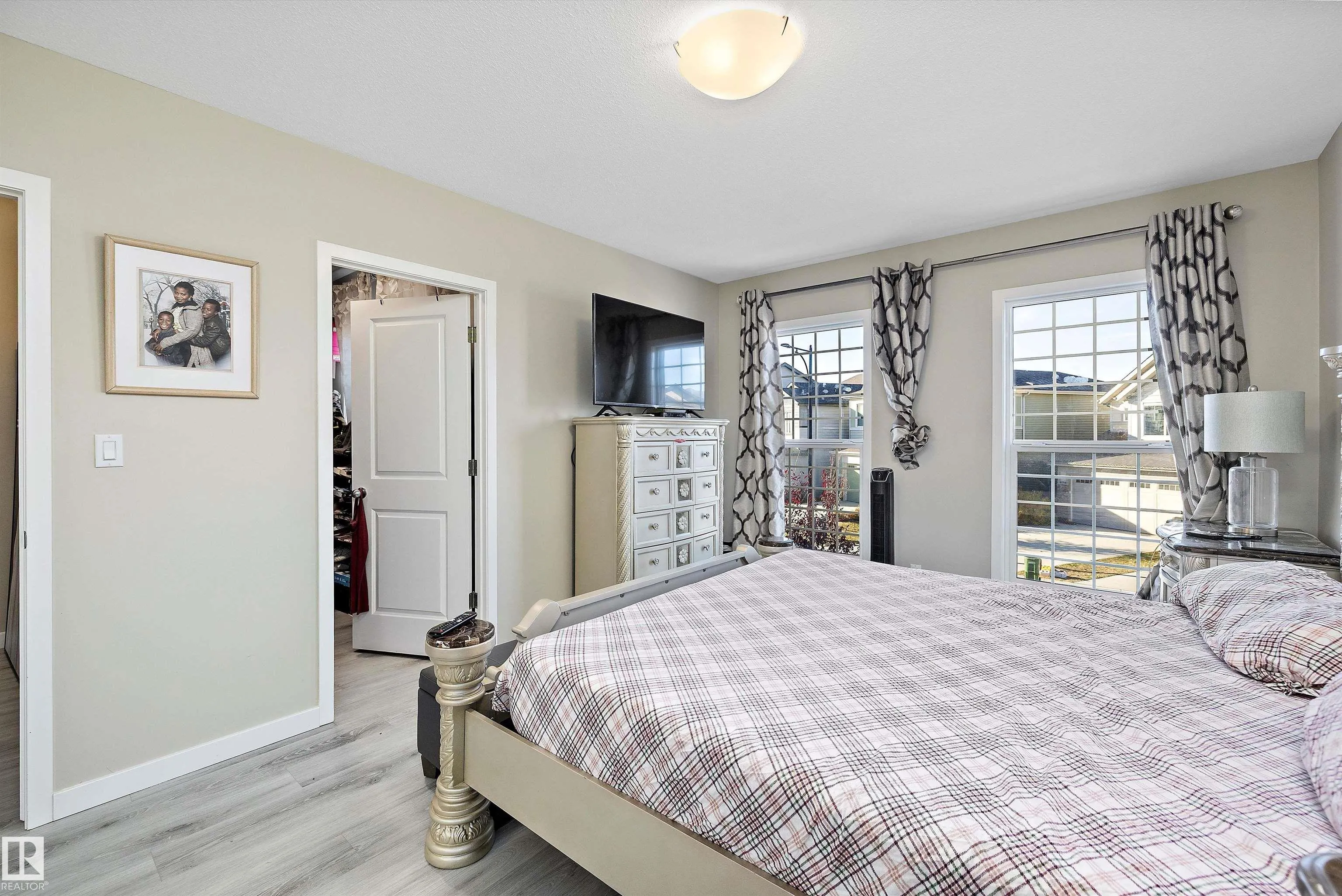 681 EAGLESON Crescent