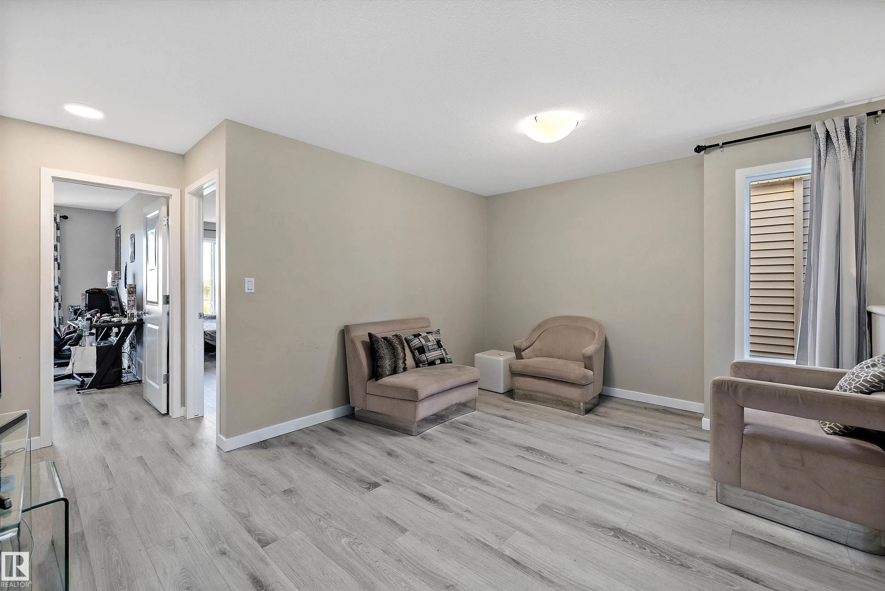 681 EAGLESON Crescent