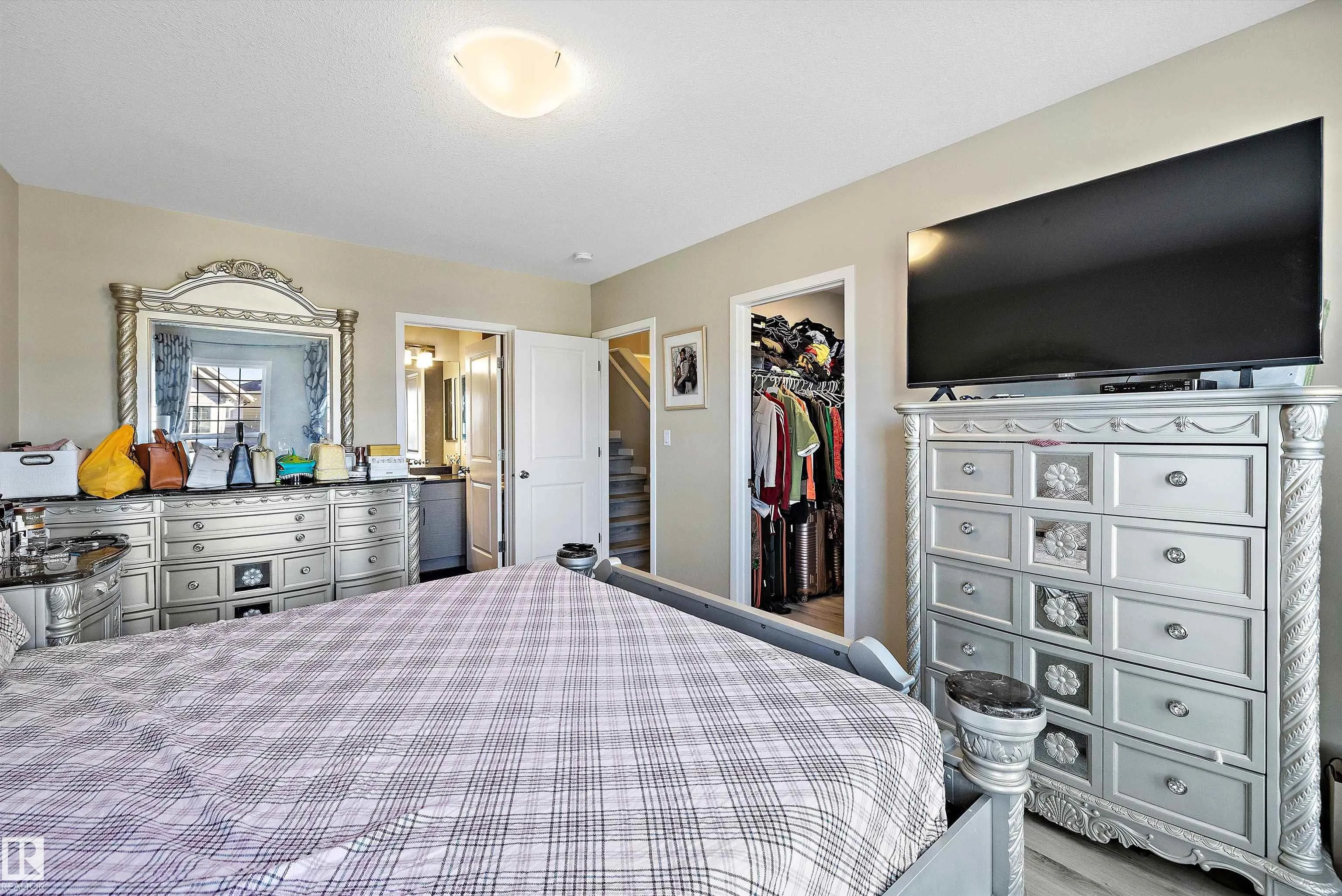 681 EAGLESON Crescent