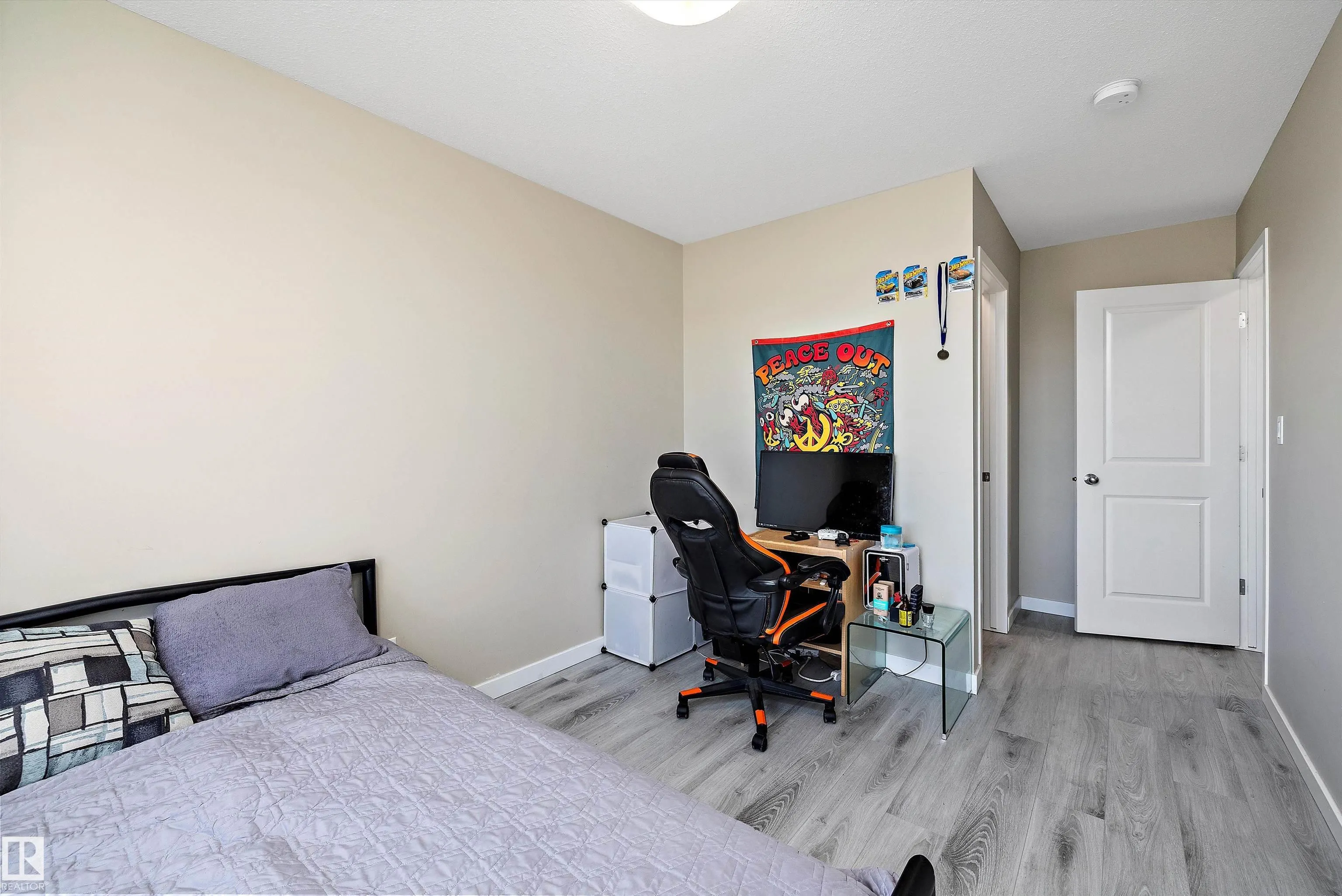 681 EAGLESON Crescent