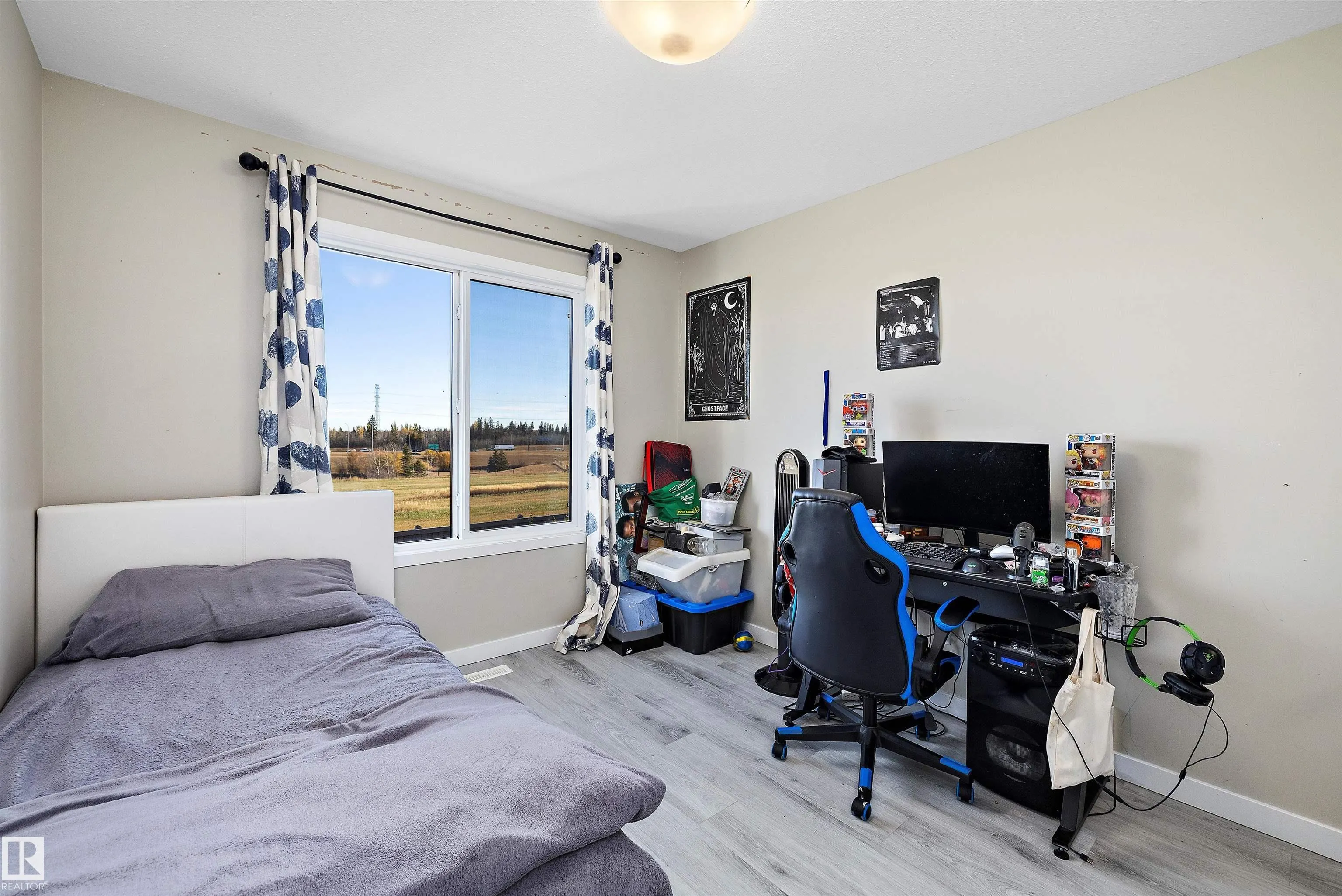 681 EAGLESON Crescent