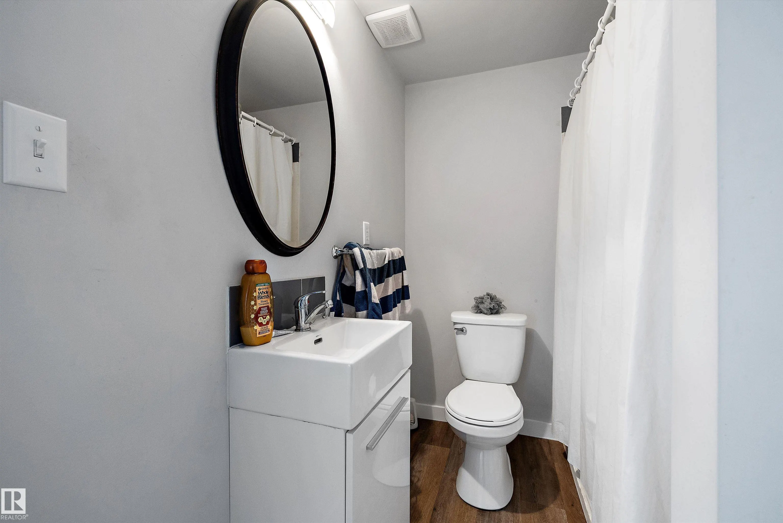 681 EAGLESON Crescent