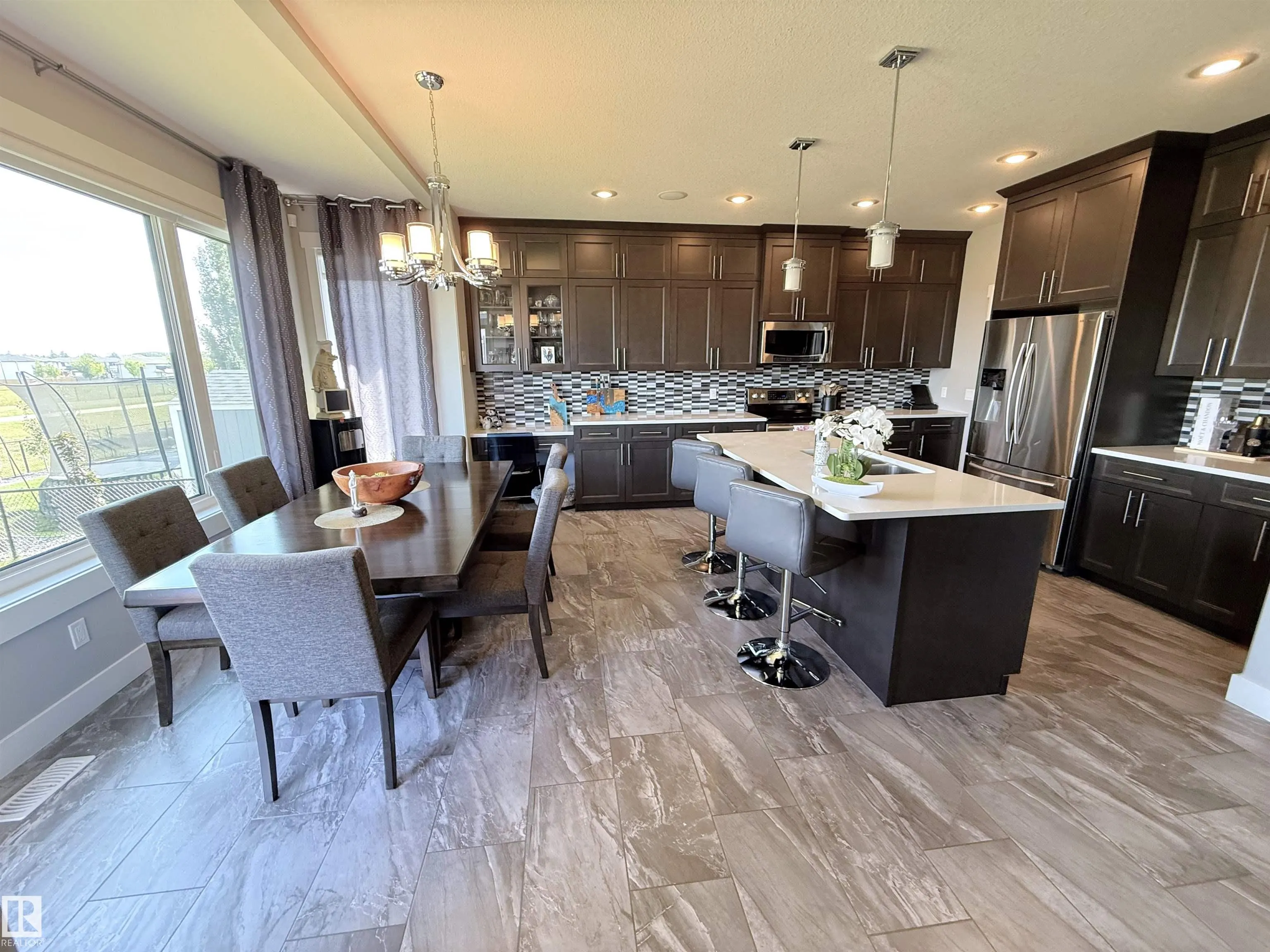 1186 GENESIS LAKE Boulevard