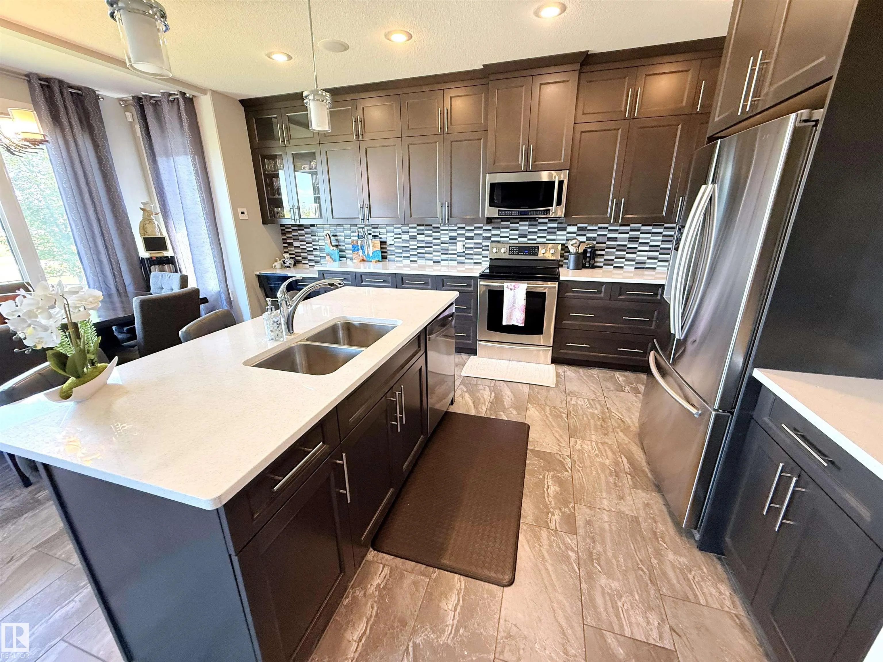 1186 GENESIS LAKE Boulevard