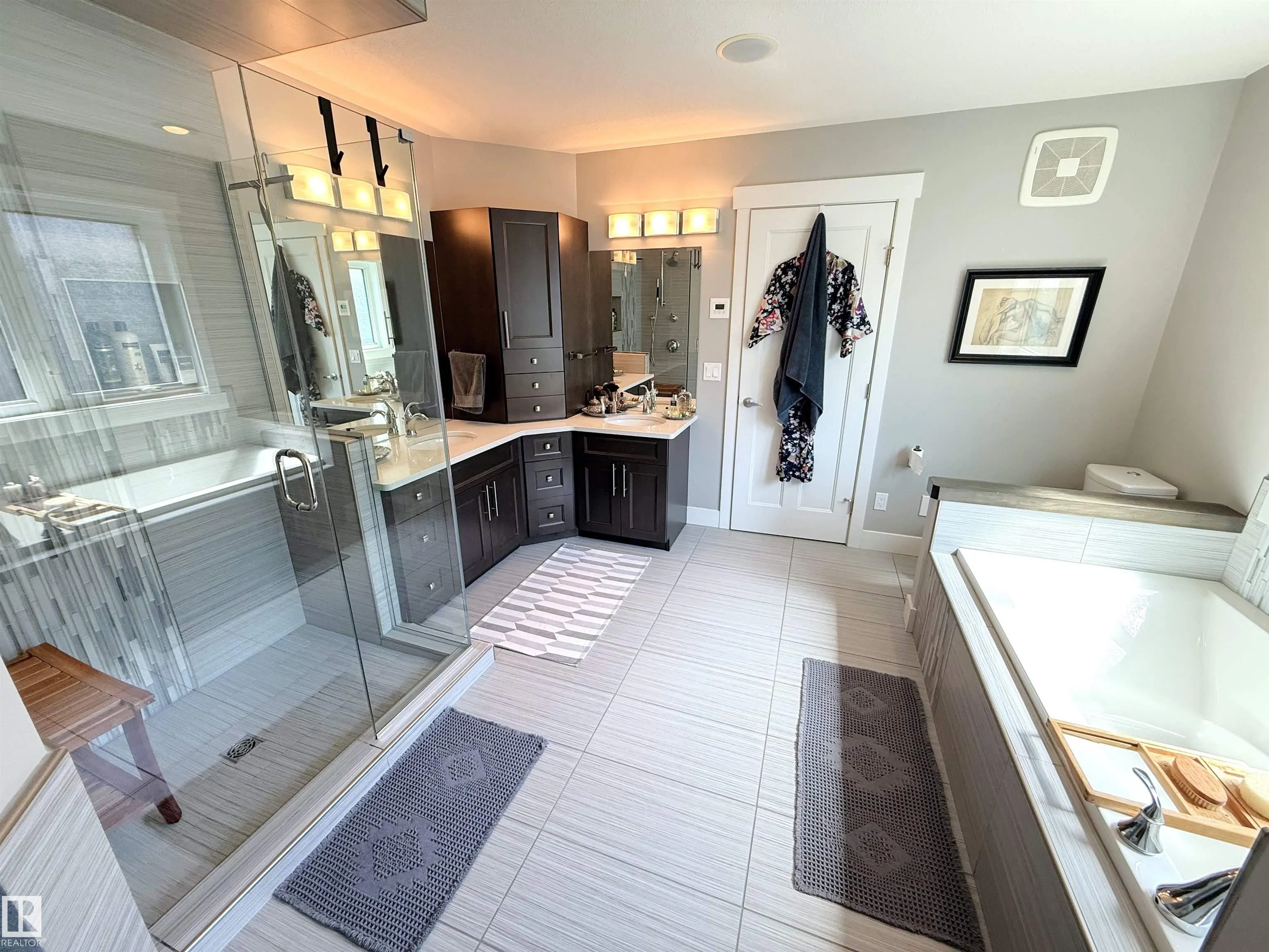 1186 GENESIS LAKE Boulevard