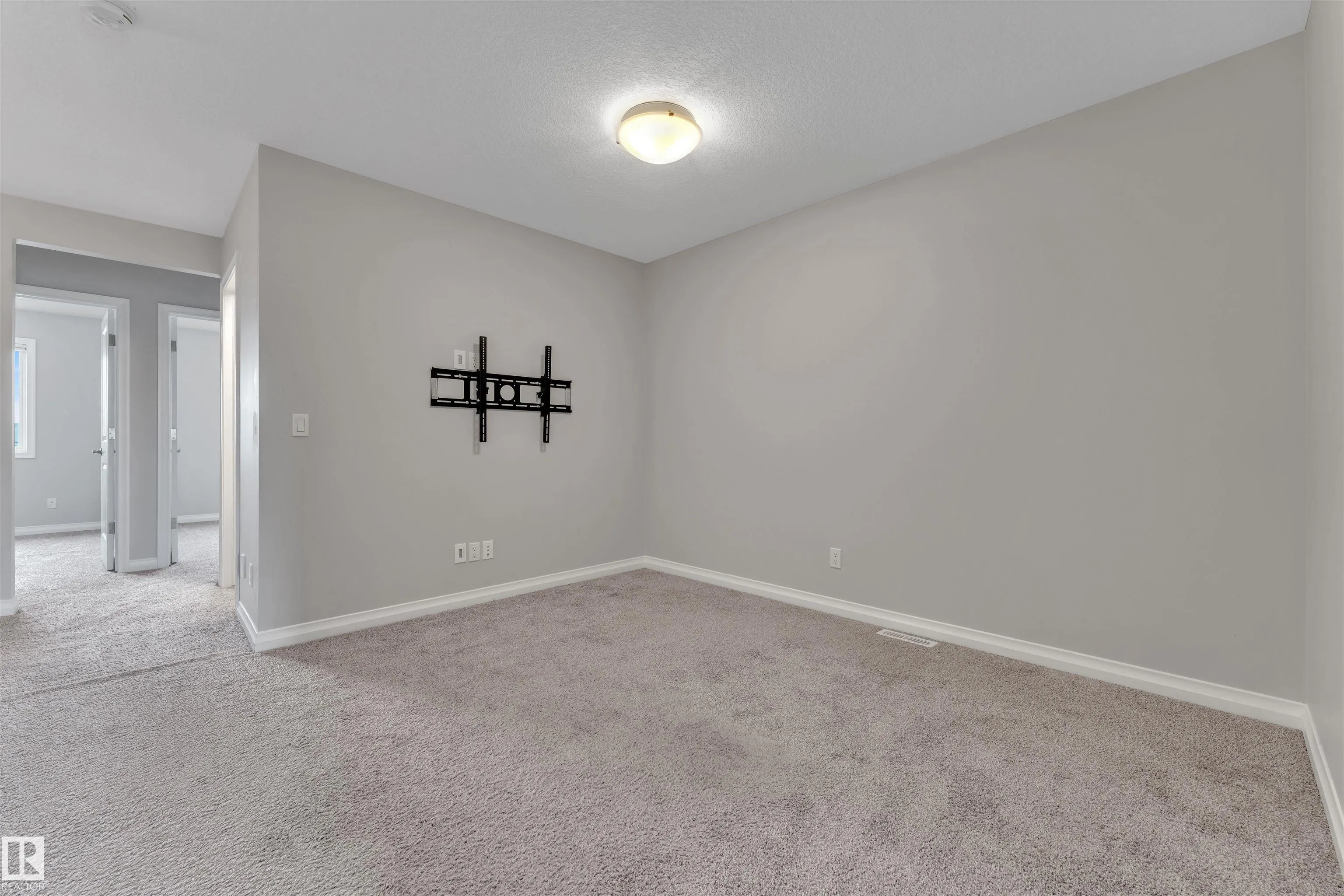 176 CHARLESWORTH Drive