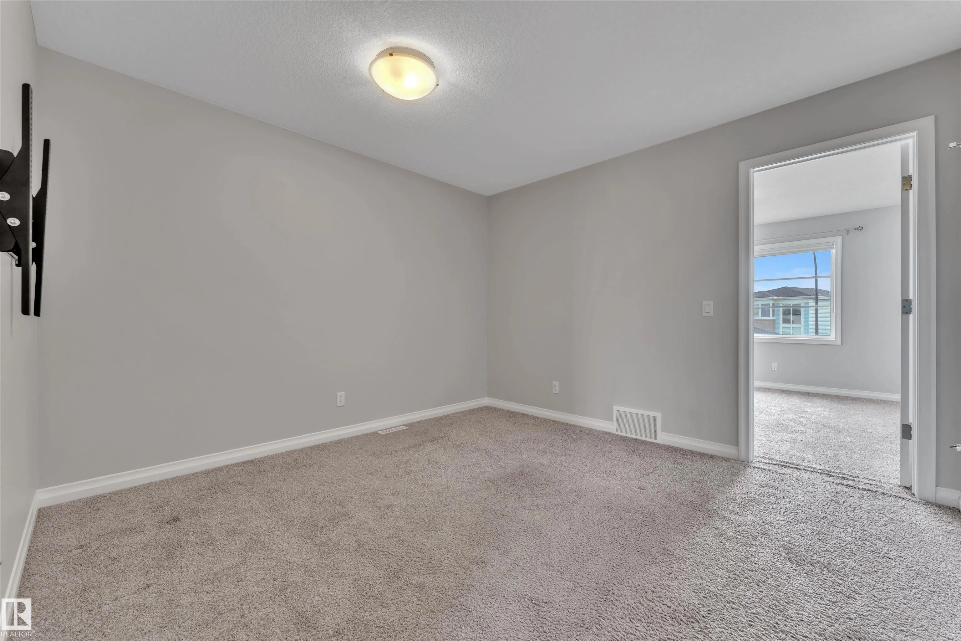 176 CHARLESWORTH Drive