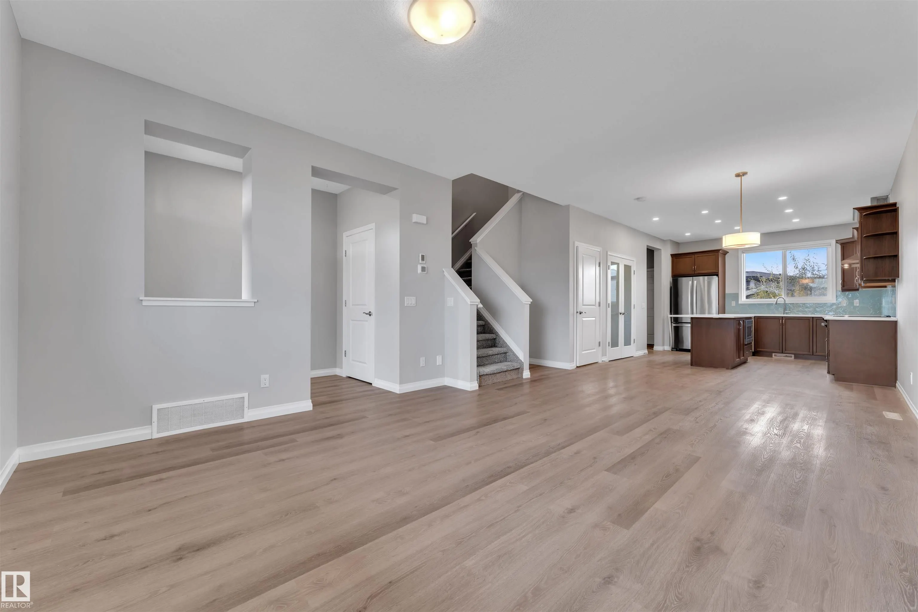 176 CHARLESWORTH Drive