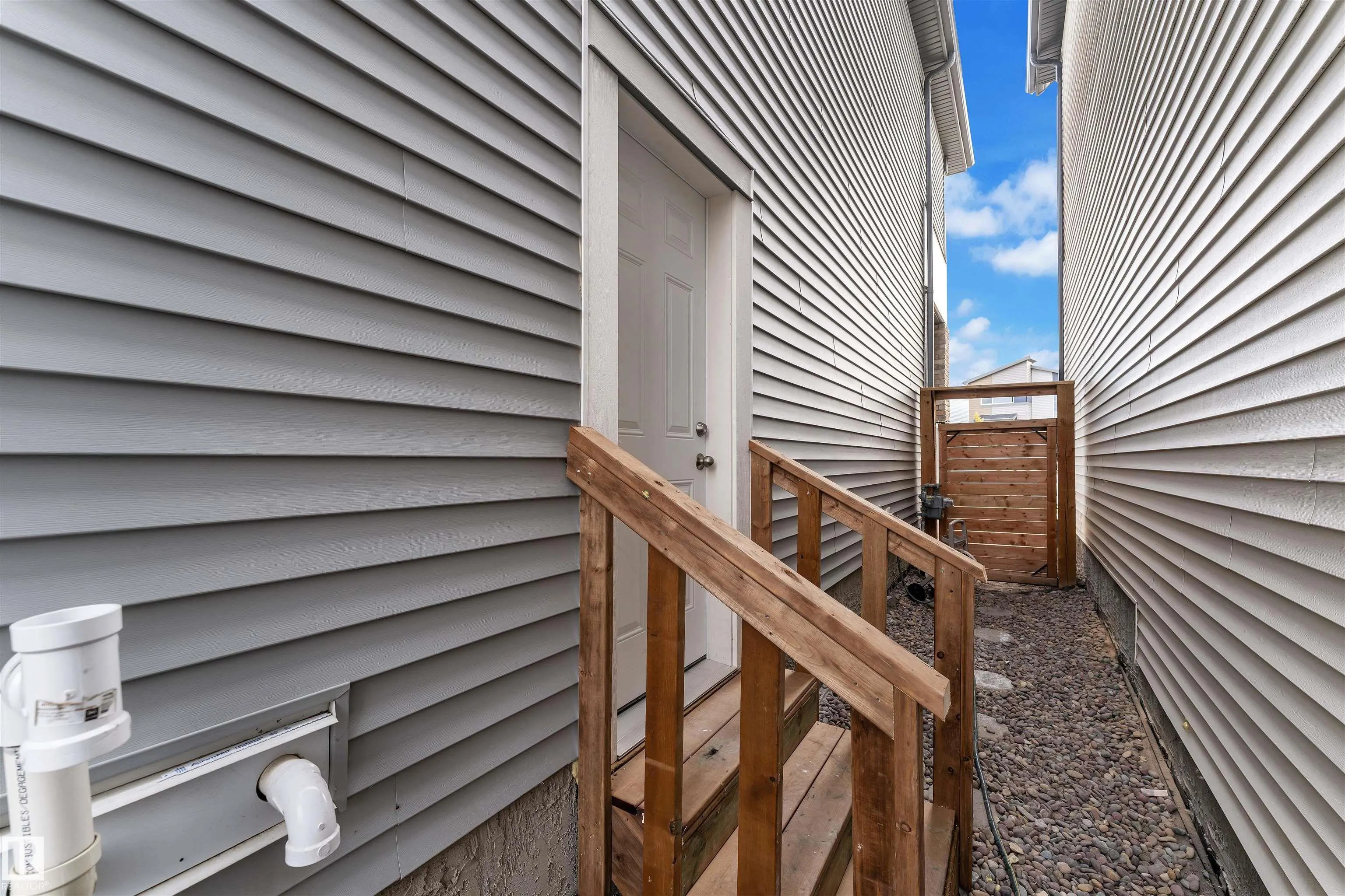 176 CHARLESWORTH Drive