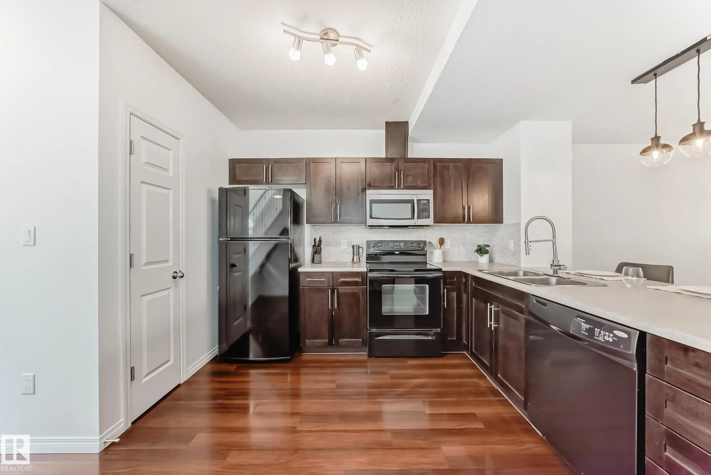 1623 Towne Centre Boulevard