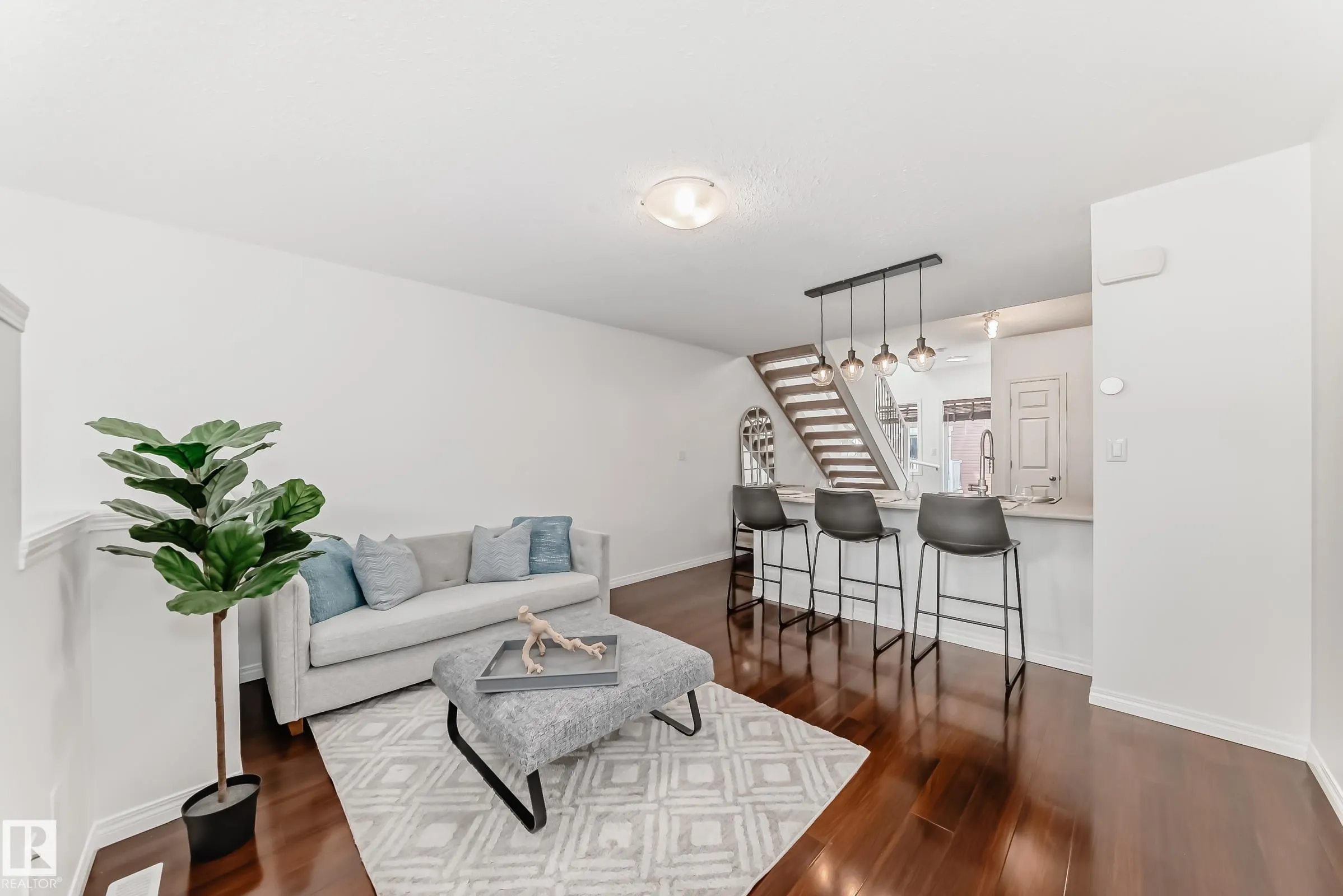 1623 Towne Centre Boulevard