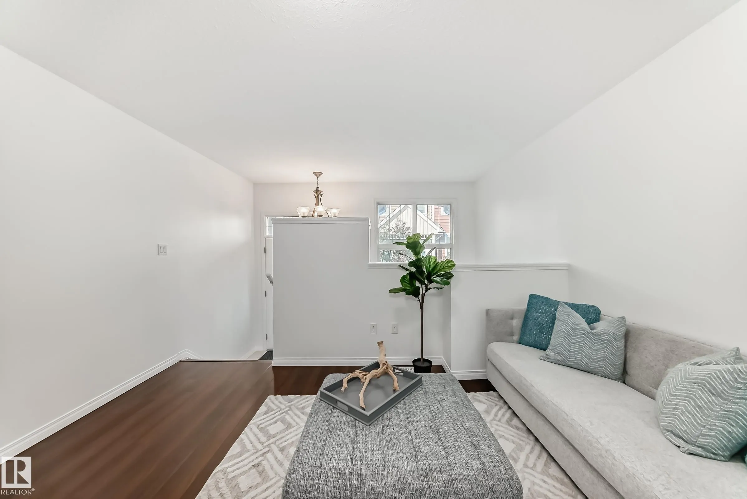 1623 Towne Centre Boulevard