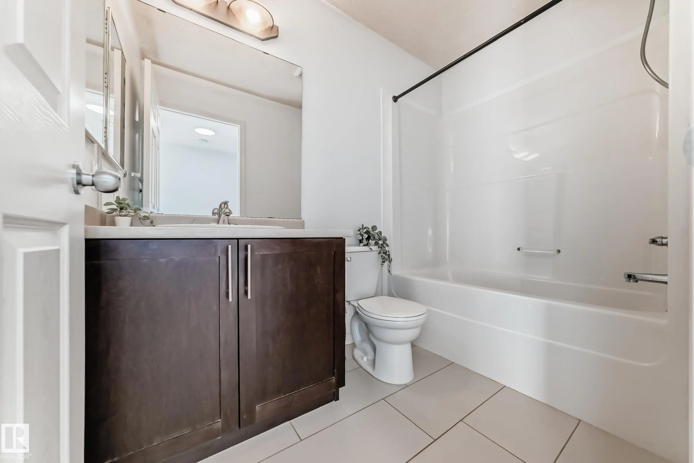 1623 Towne Centre Boulevard