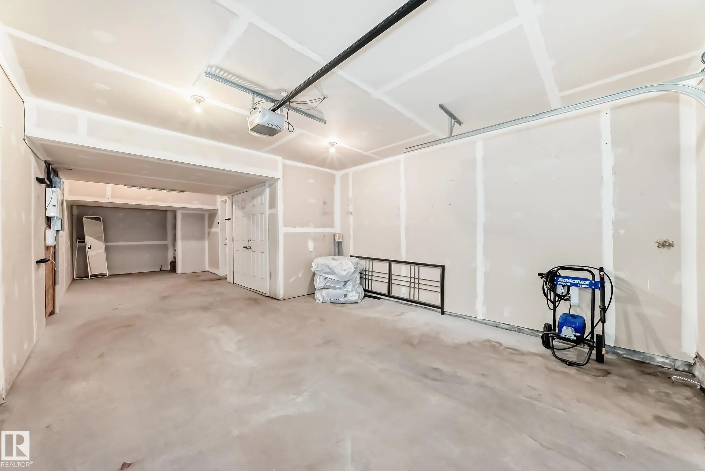 1623 Towne Centre Boulevard