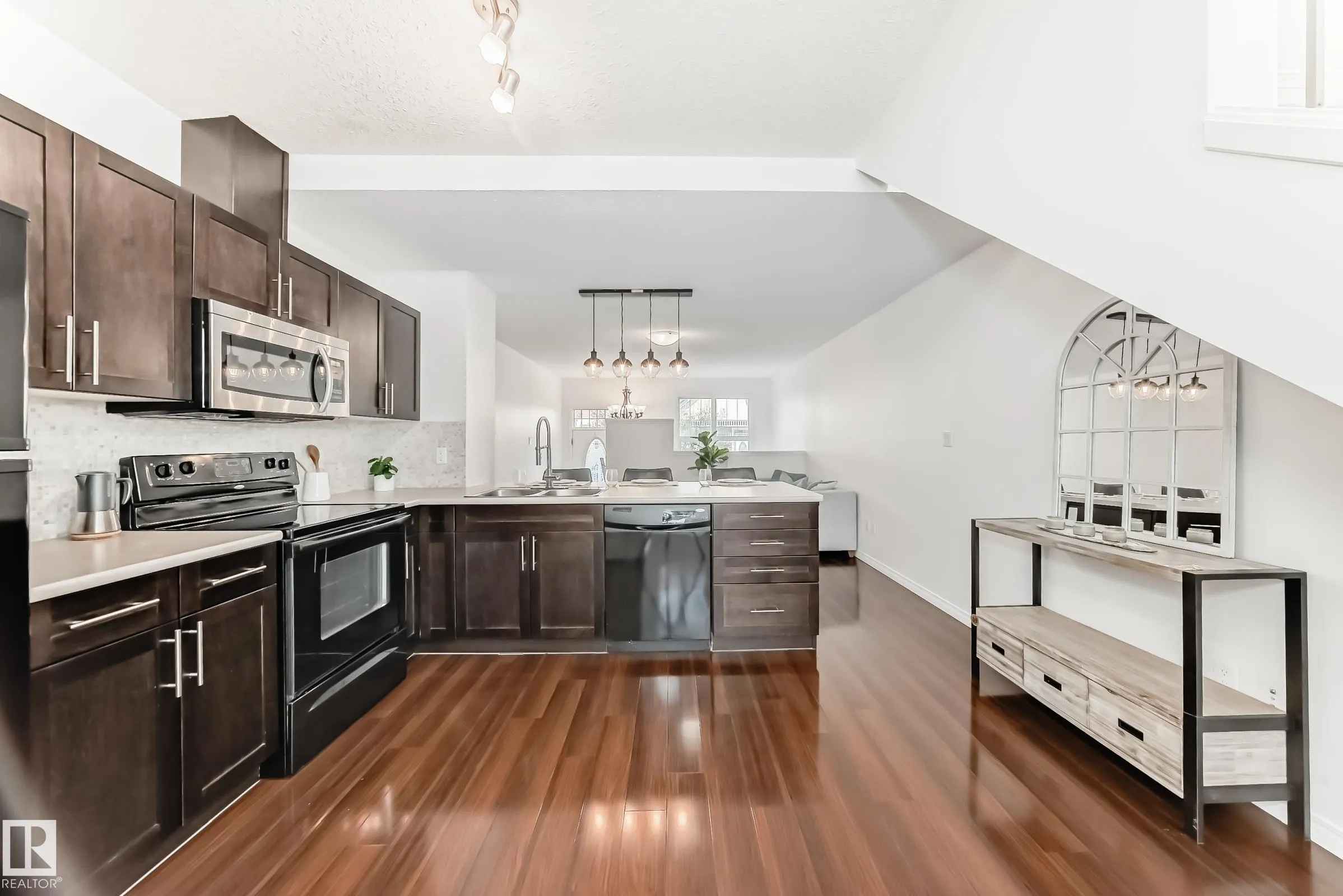 1623 Towne Centre Boulevard